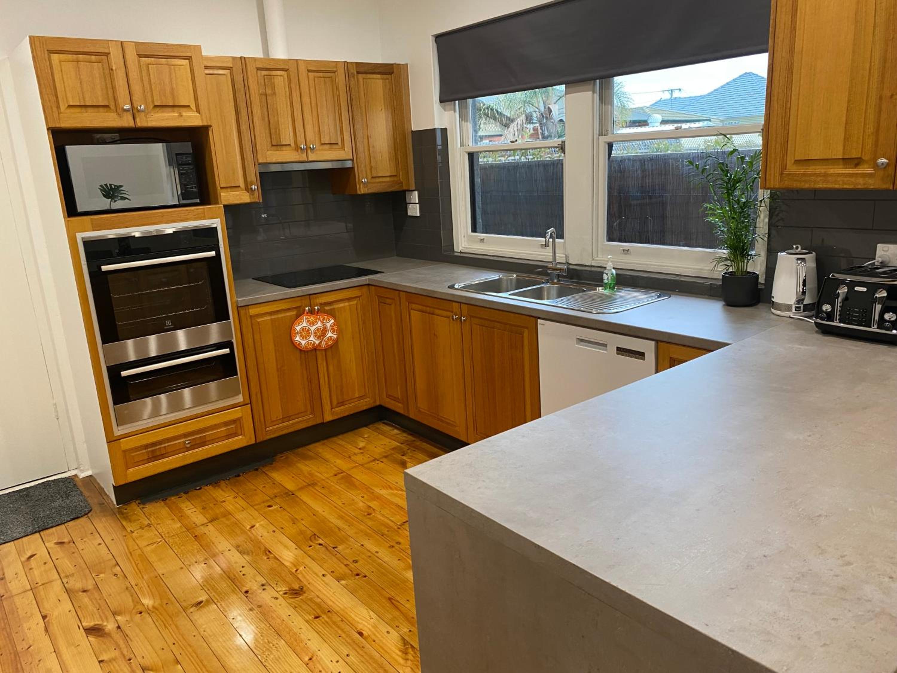 Beautiful 3 Bedrooms BNB between Airport and Sea