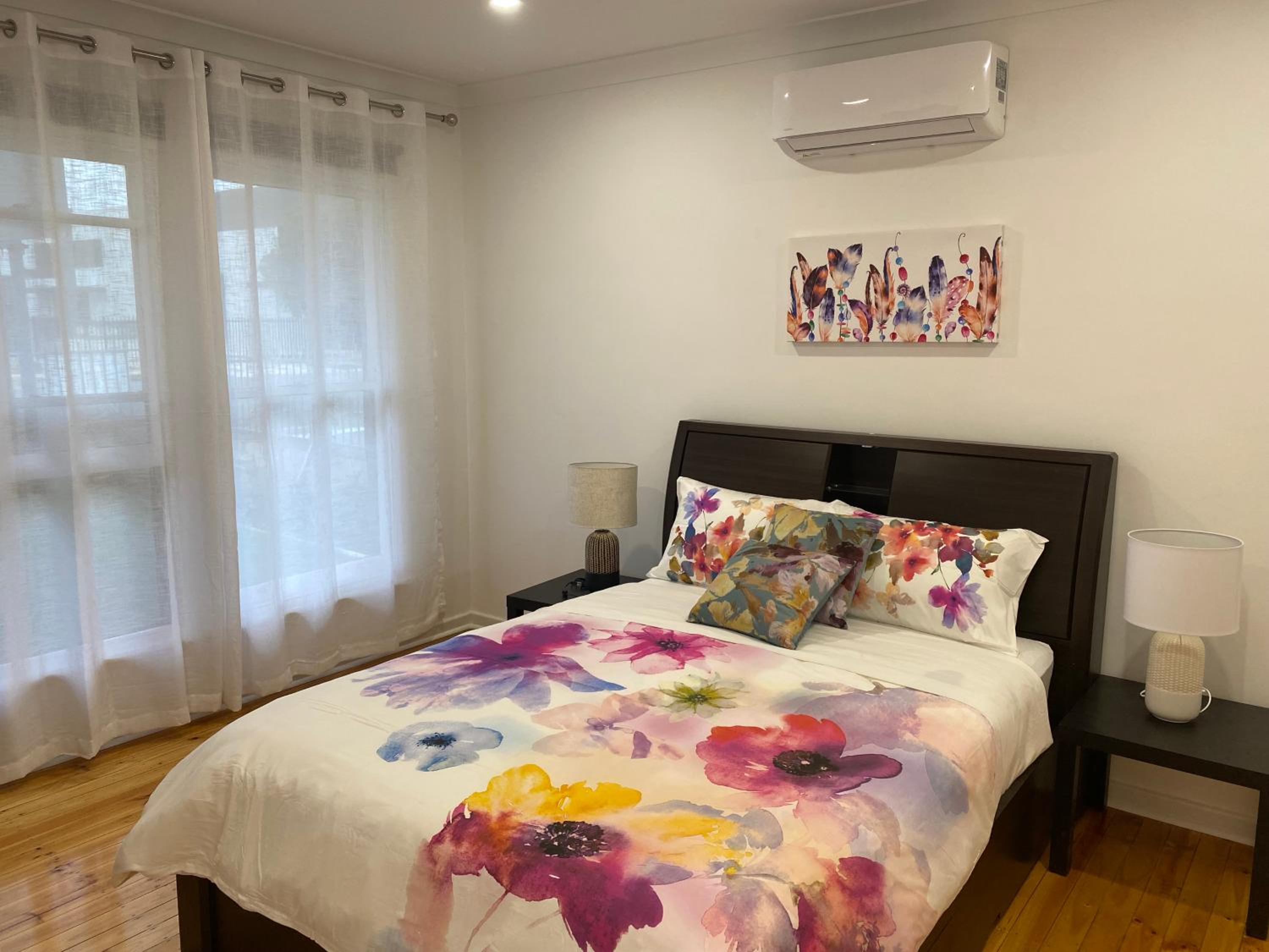 Beautiful 3 Bedrooms BNB between Airport and Sea