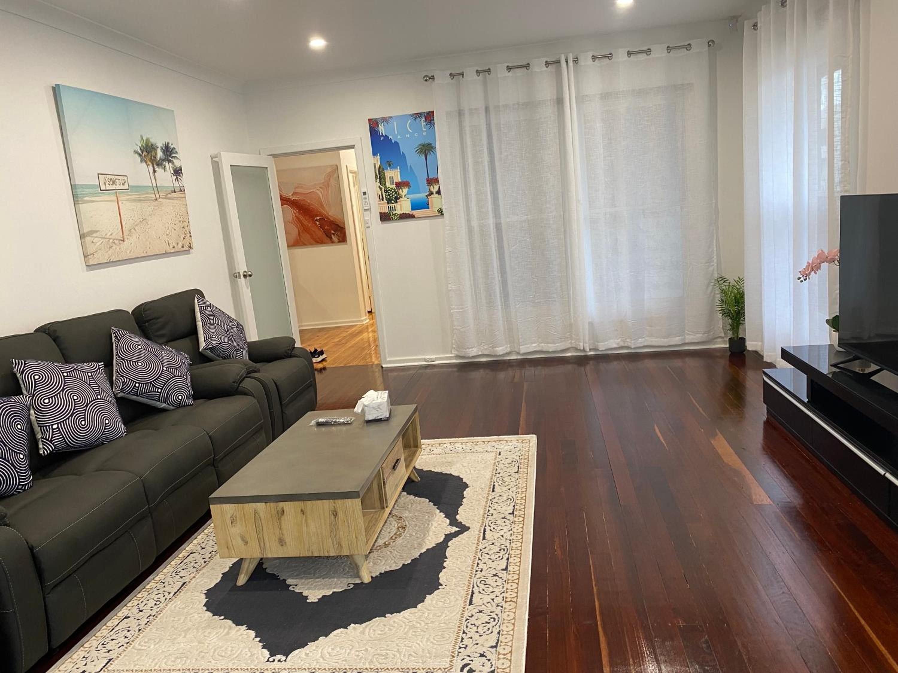 Beautiful 3 Bedrooms BNB between Airport and Sea