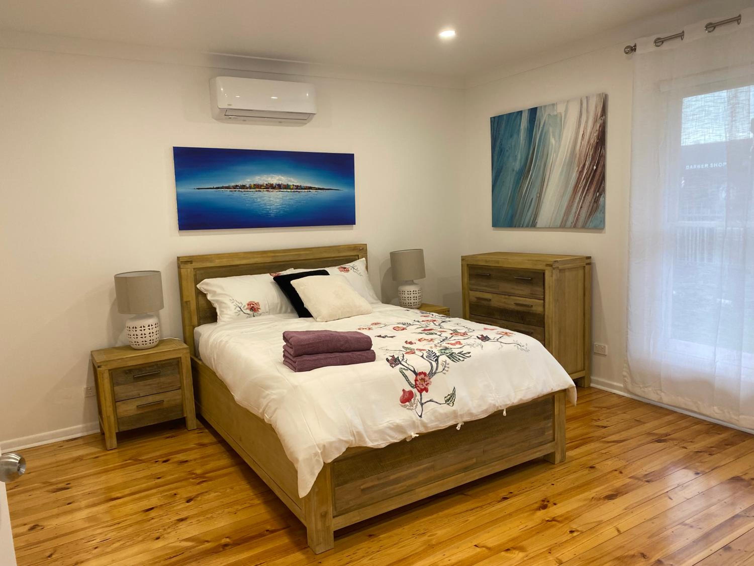 Beautiful 3 Bedrooms BNB between Airport and Sea