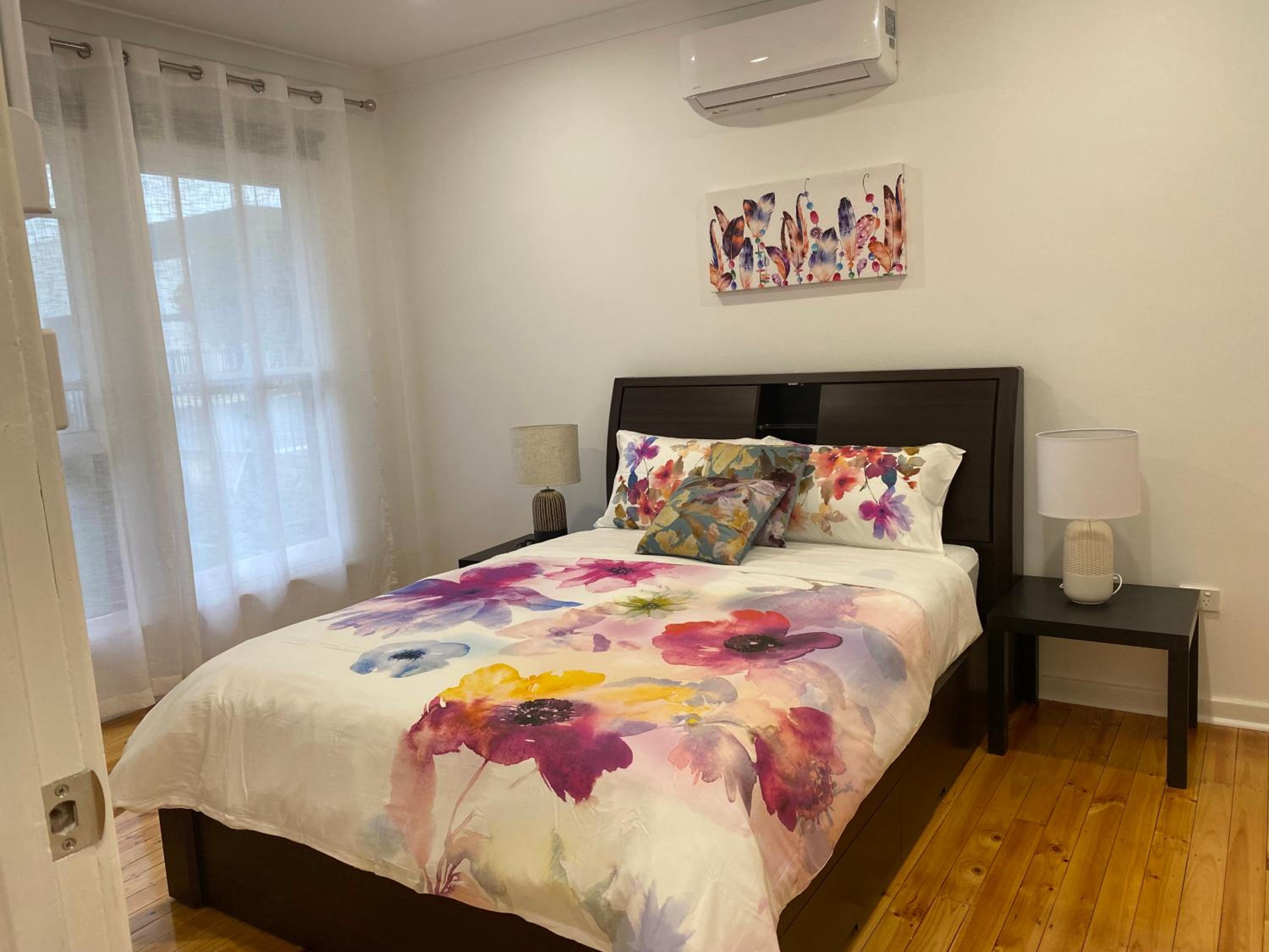 Beautiful 3 Bedrooms BNB between Airport and Sea
