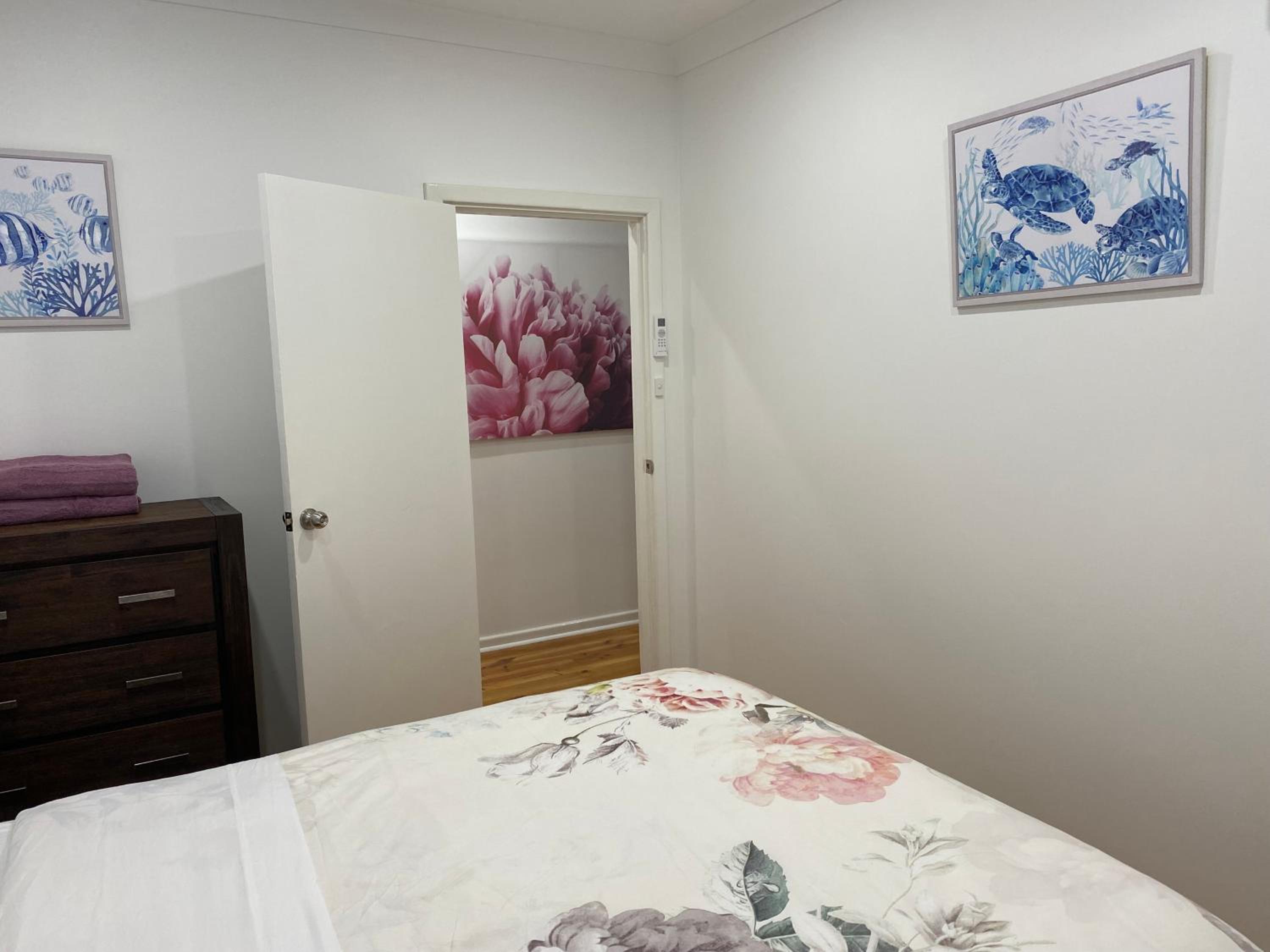 Beautiful 3 Bedrooms BNB between Airport and Sea