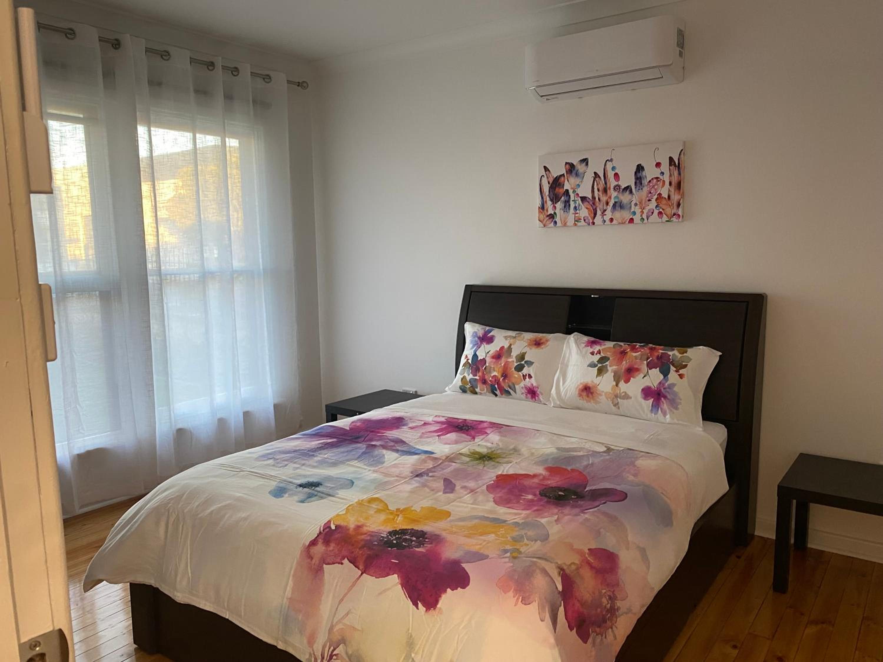 Beautiful 3 Bedrooms BNB between Airport and Sea