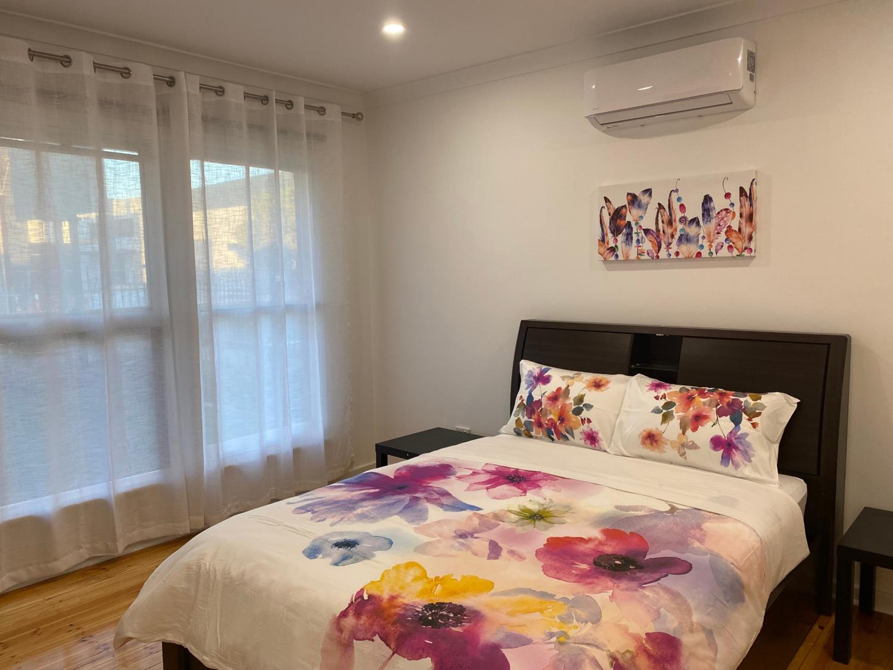 Beautiful 3 Bedrooms BNB between Airport and Sea