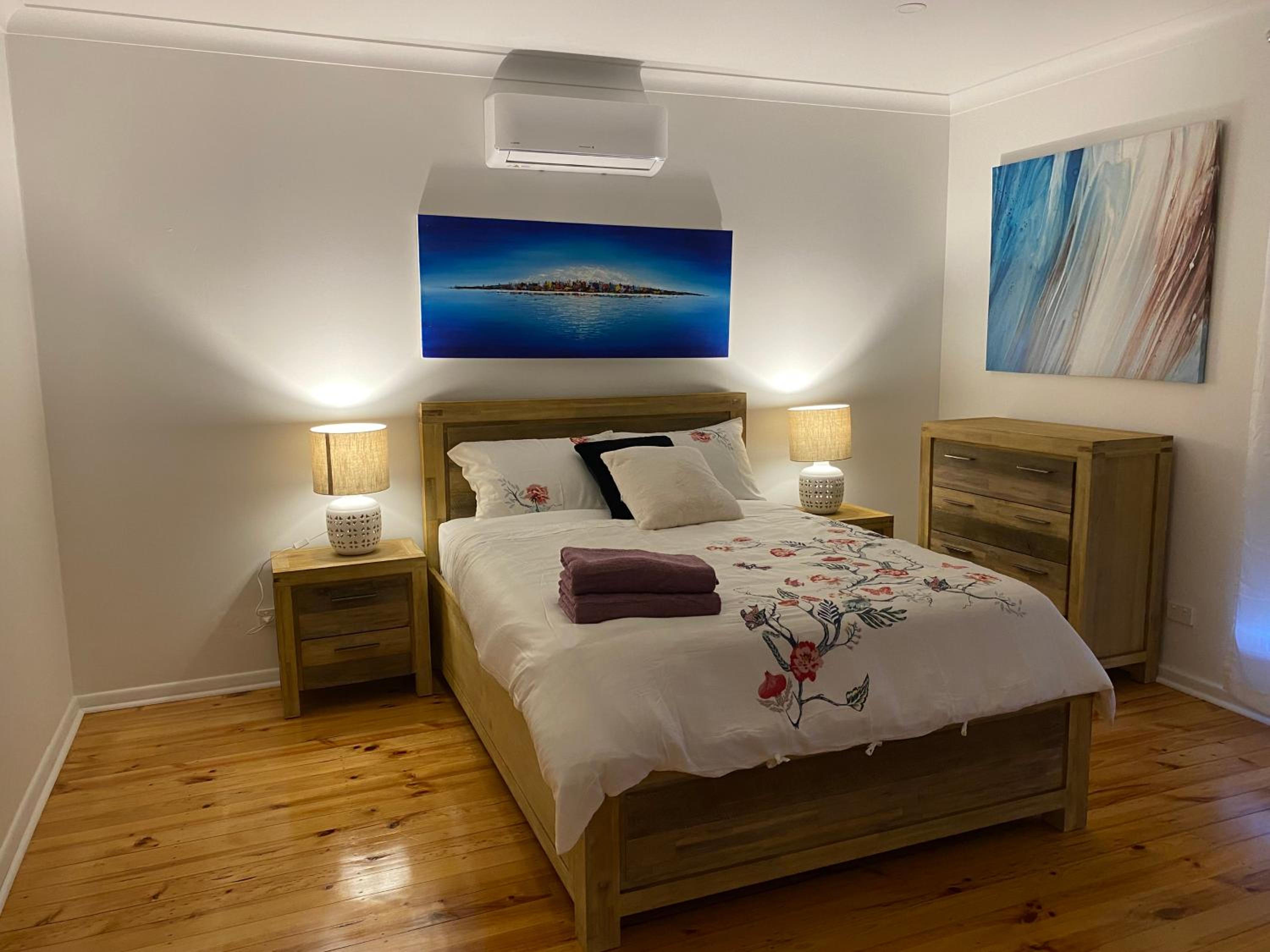 Beautiful 3 Bedrooms BNB between Airport and Sea