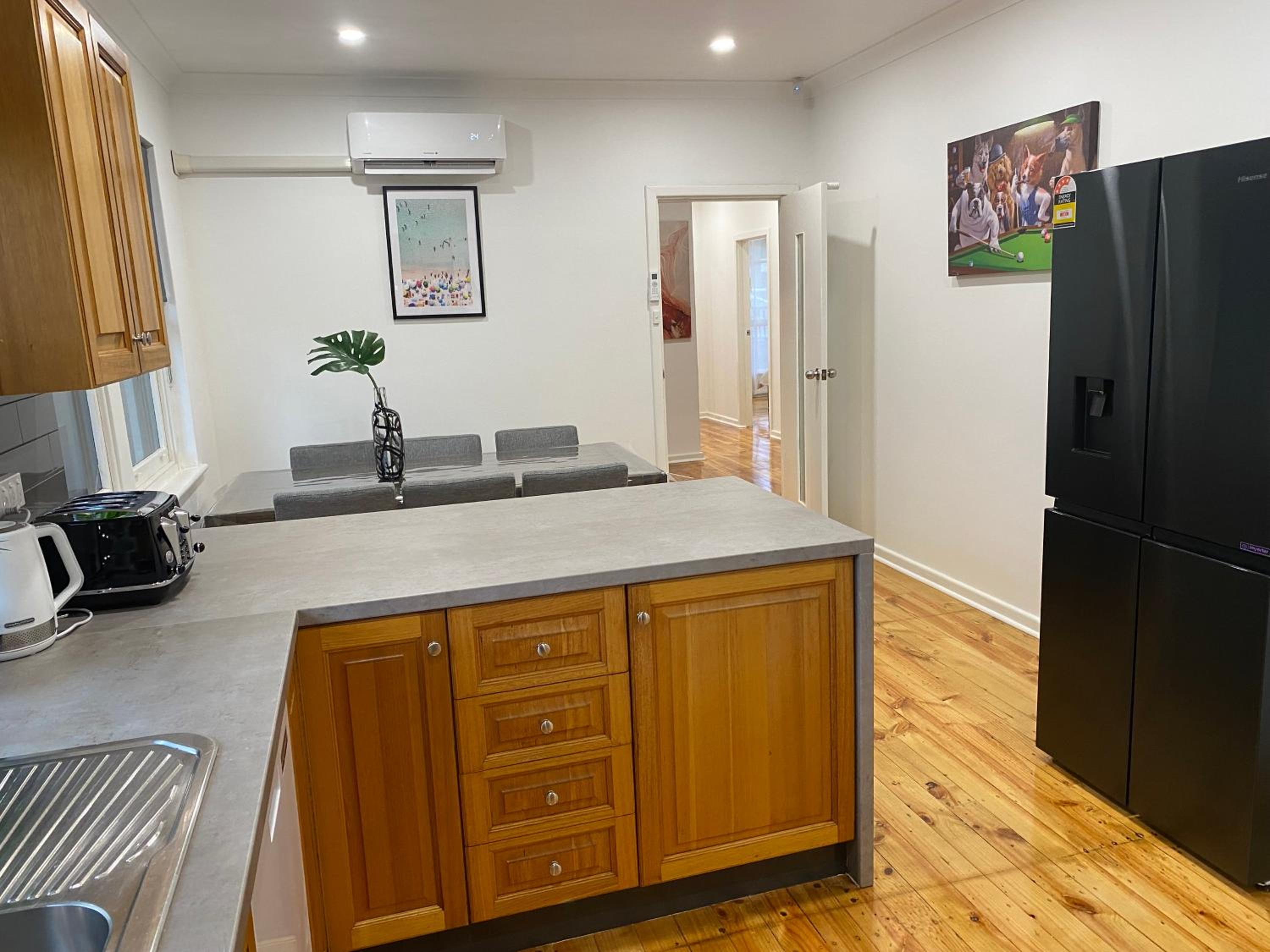 Beautiful 3 Bedrooms BNB between Airport and Sea