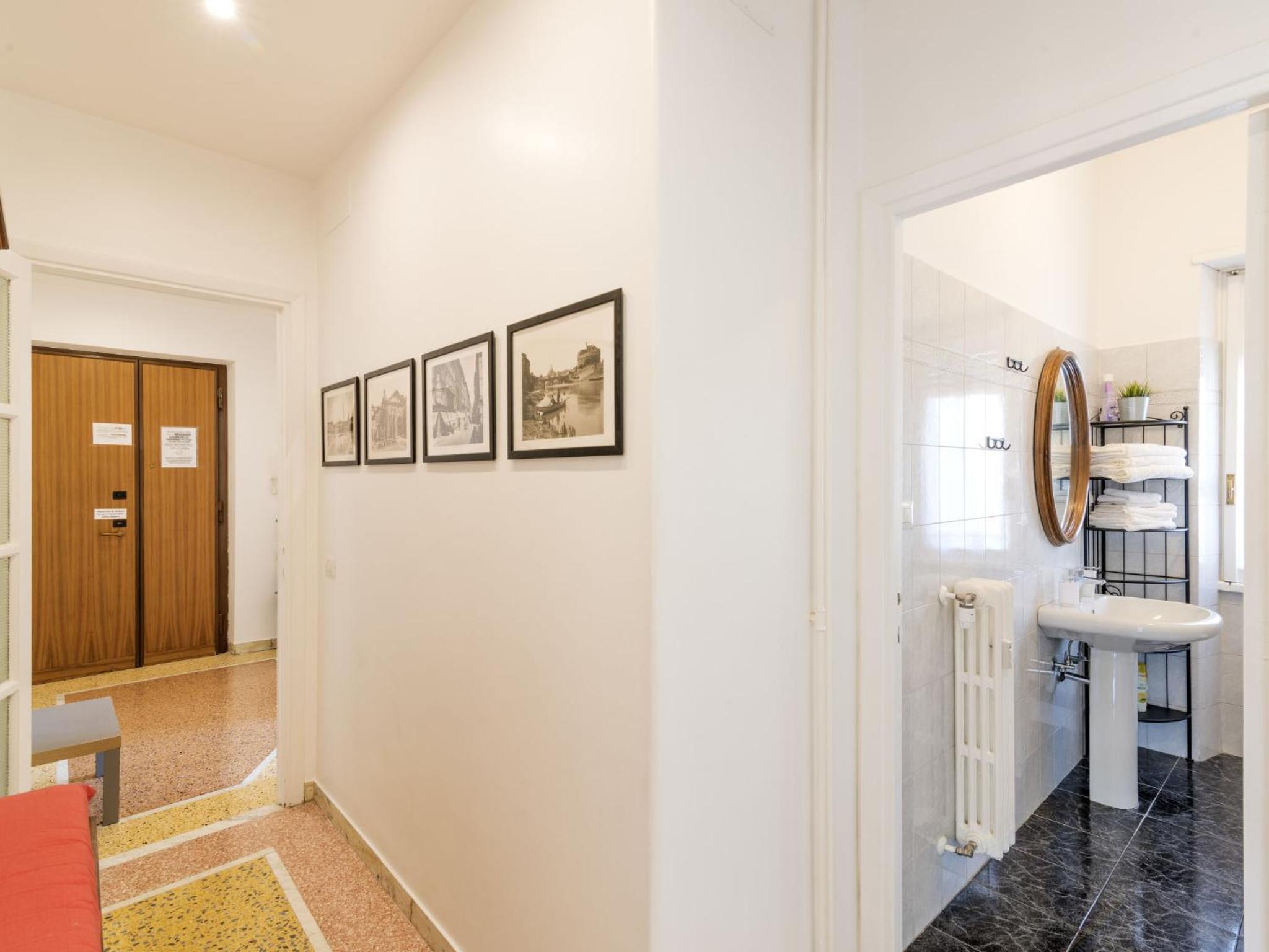 Apartment Appartamento Renato Roma Musei Vaticani by Interhome