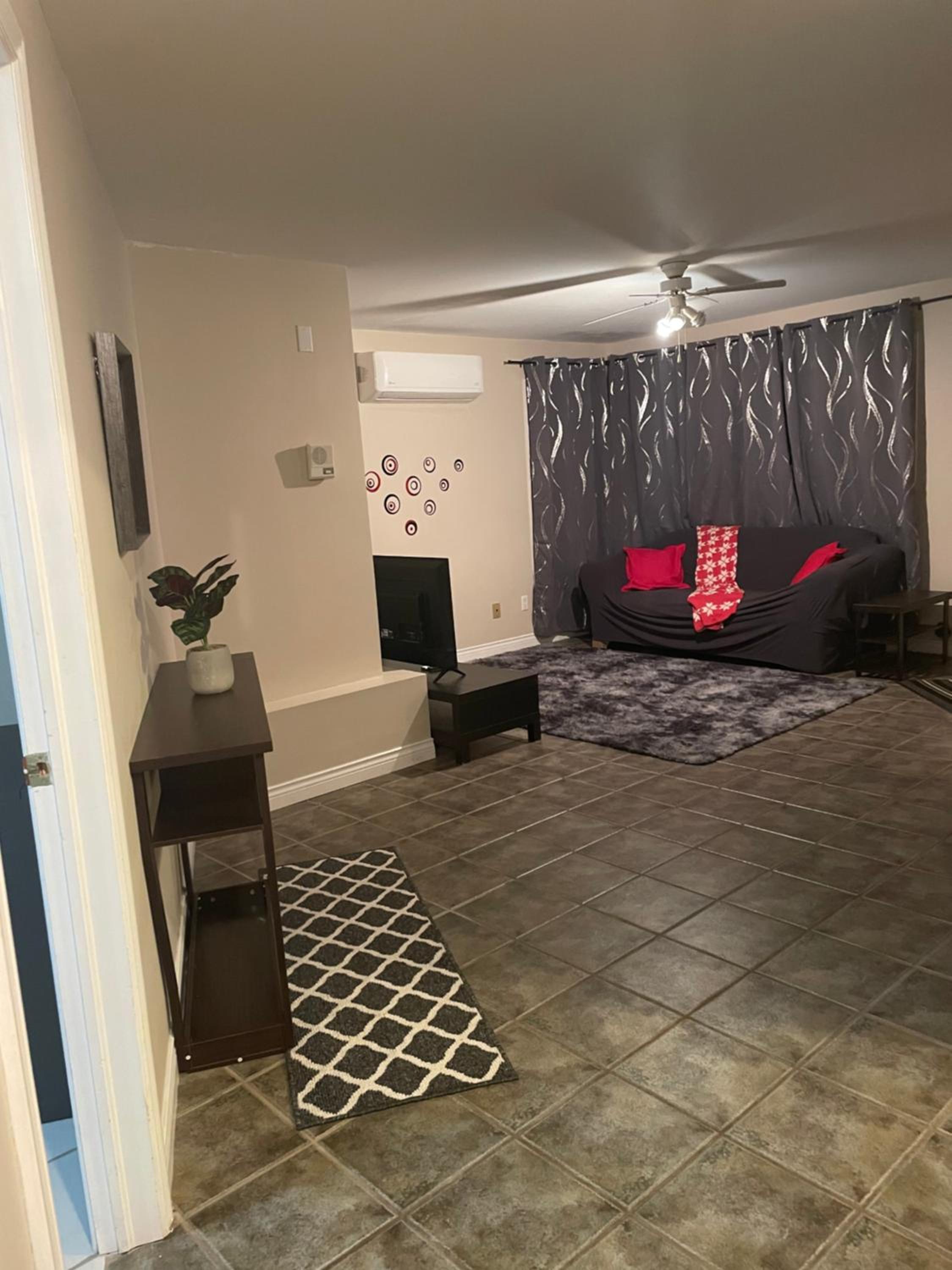Executive one bedroom apartment including pull out sofa bed