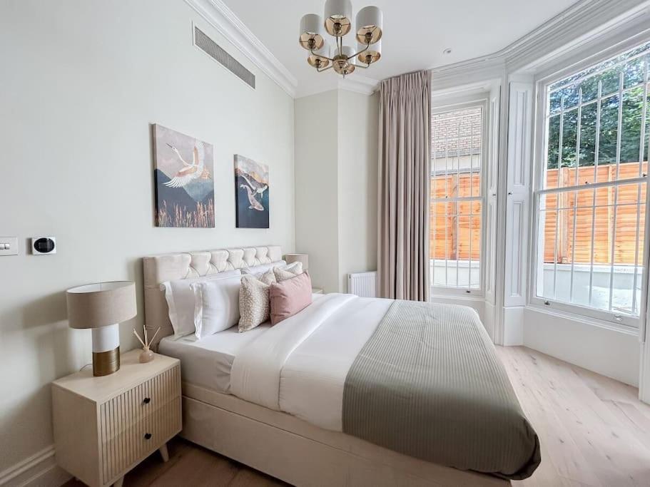Stylish 2 bed flat on the iconic Gloucester Road