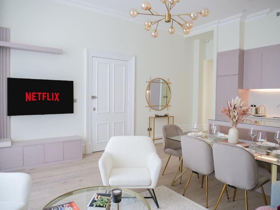 Stylish 2 bed flat on the iconic Gloucester Road