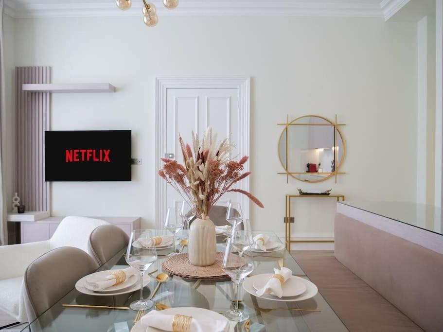Stylish 2 bed flat on the iconic Gloucester Road