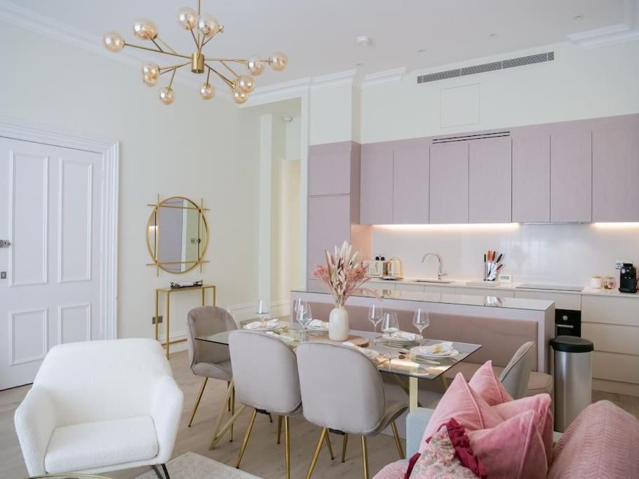 Stylish 2 bed flat on the iconic Gloucester Road