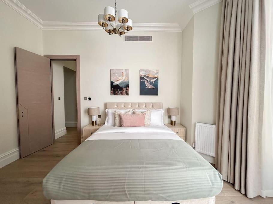 Stylish 2 bed flat on the iconic Gloucester Road