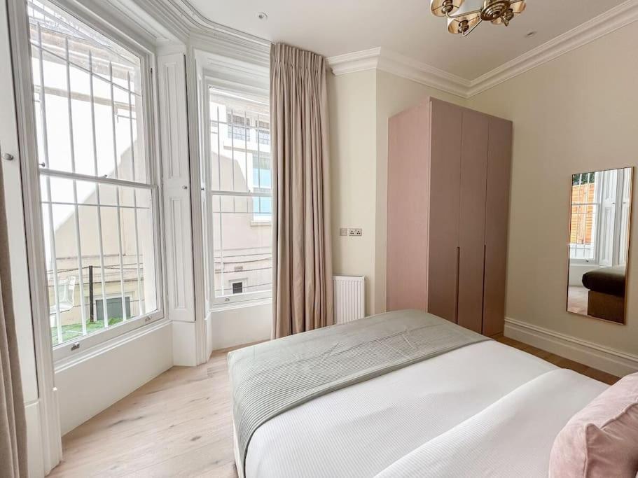 Stylish 2 bed flat on the iconic Gloucester Road