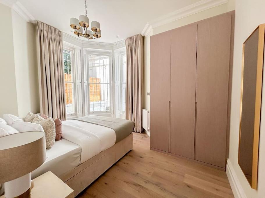 Stylish 2 bed flat on the iconic Gloucester Road