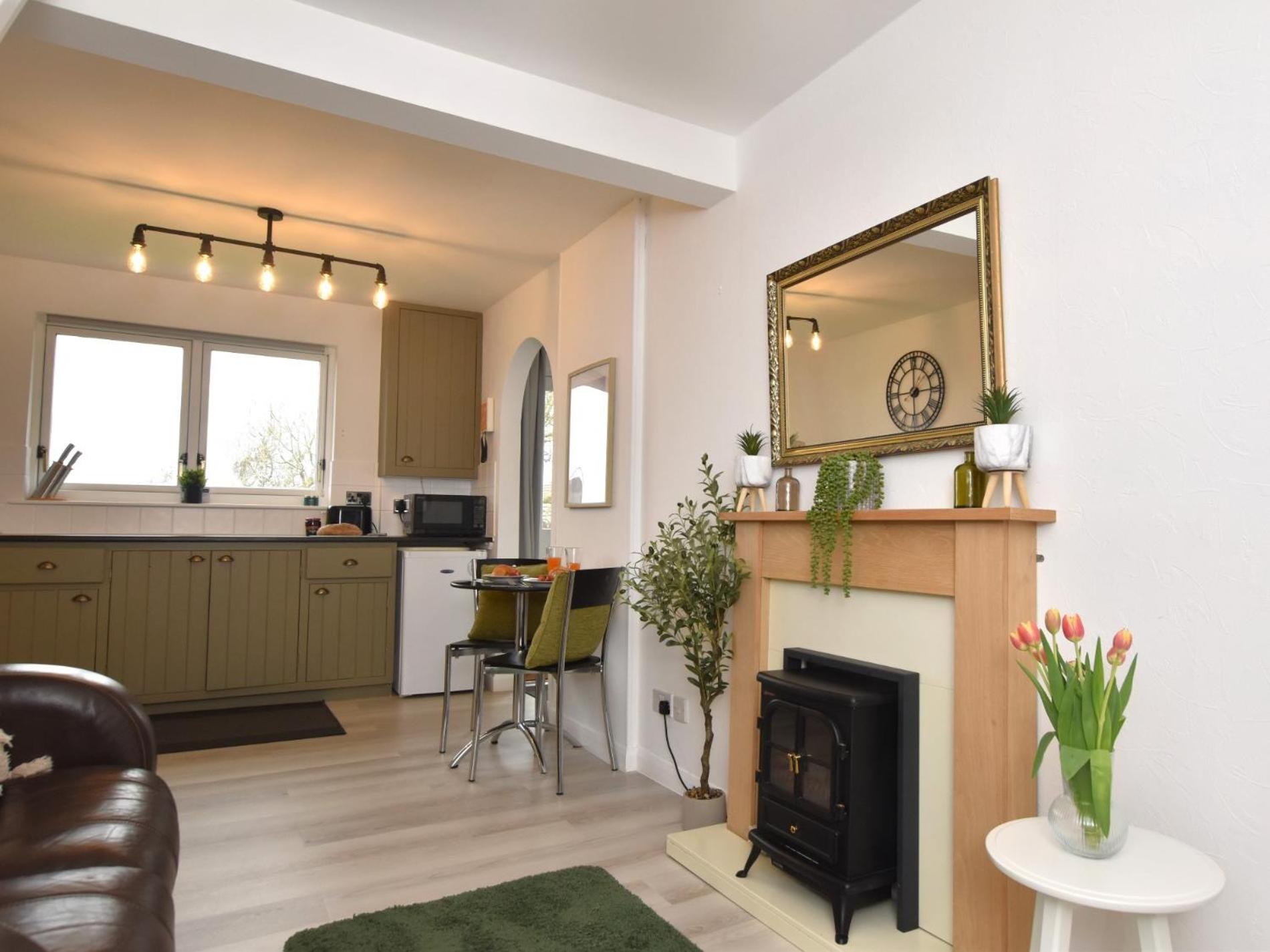 1 Bed in Nr Bude oc-penke view 2