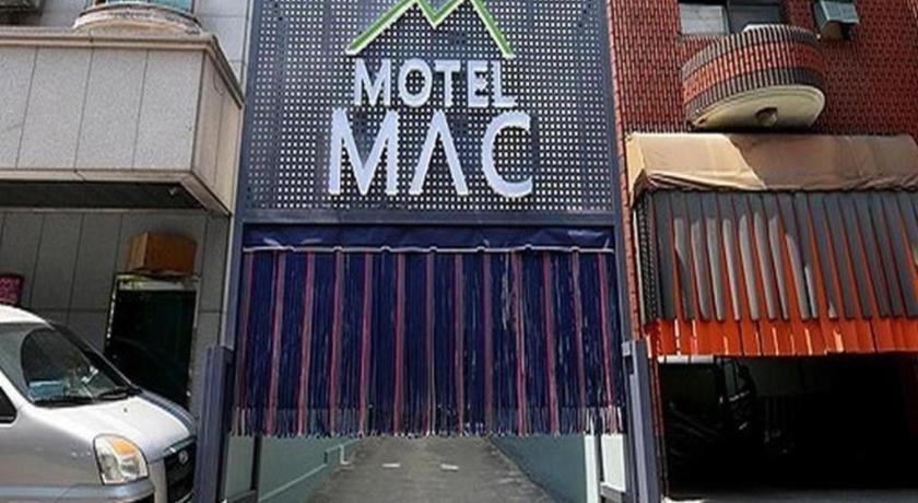 Motel Mac view 4