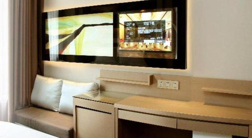 Lavande Hotel Wuhan Huanghelou Branch