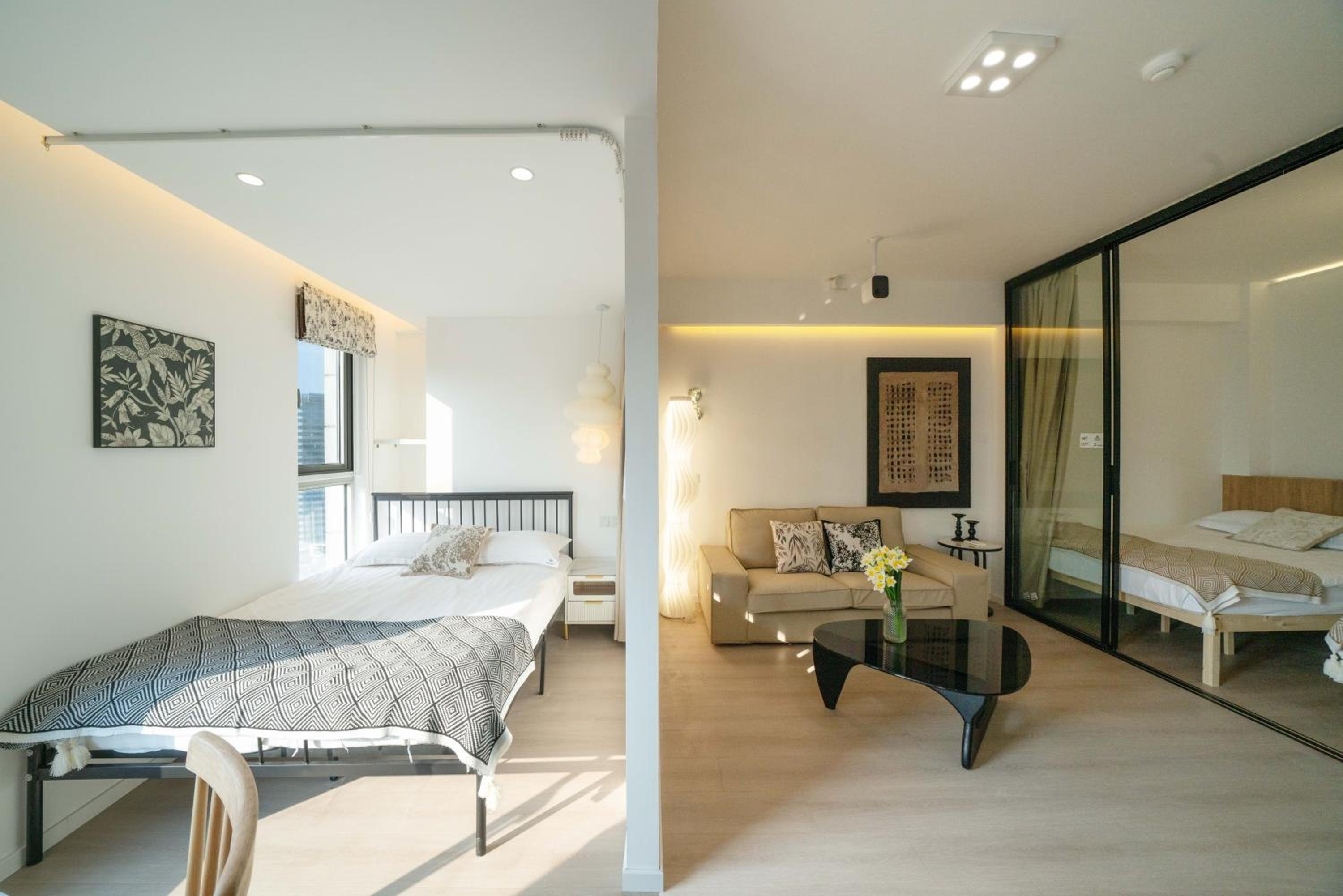 Yi Du Home with Double Views-At West Nanjing Road, Near Metro, Cards OK