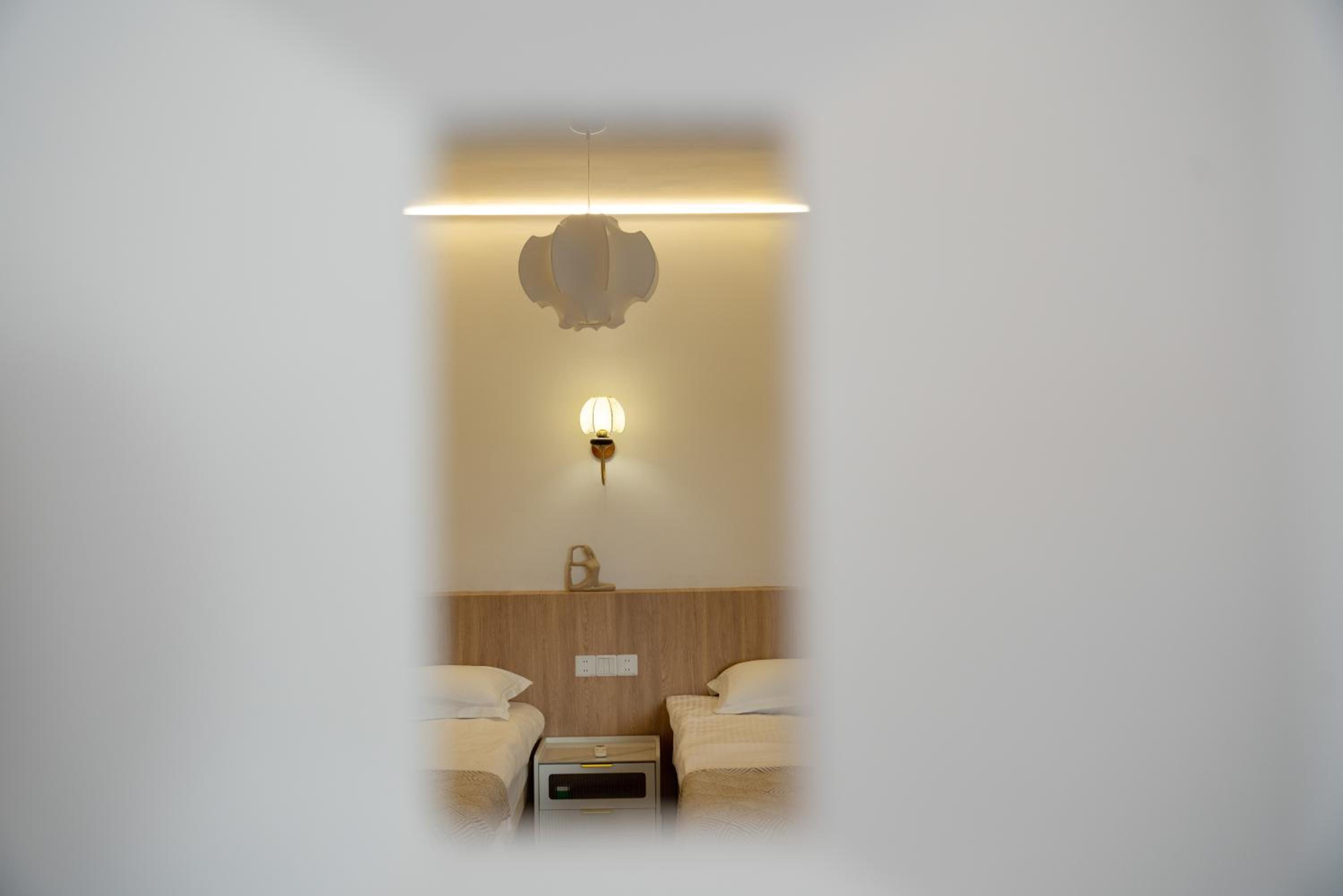 Yi Du Home with Double Views-At West Nanjing Road, Near Metro, Cards OK