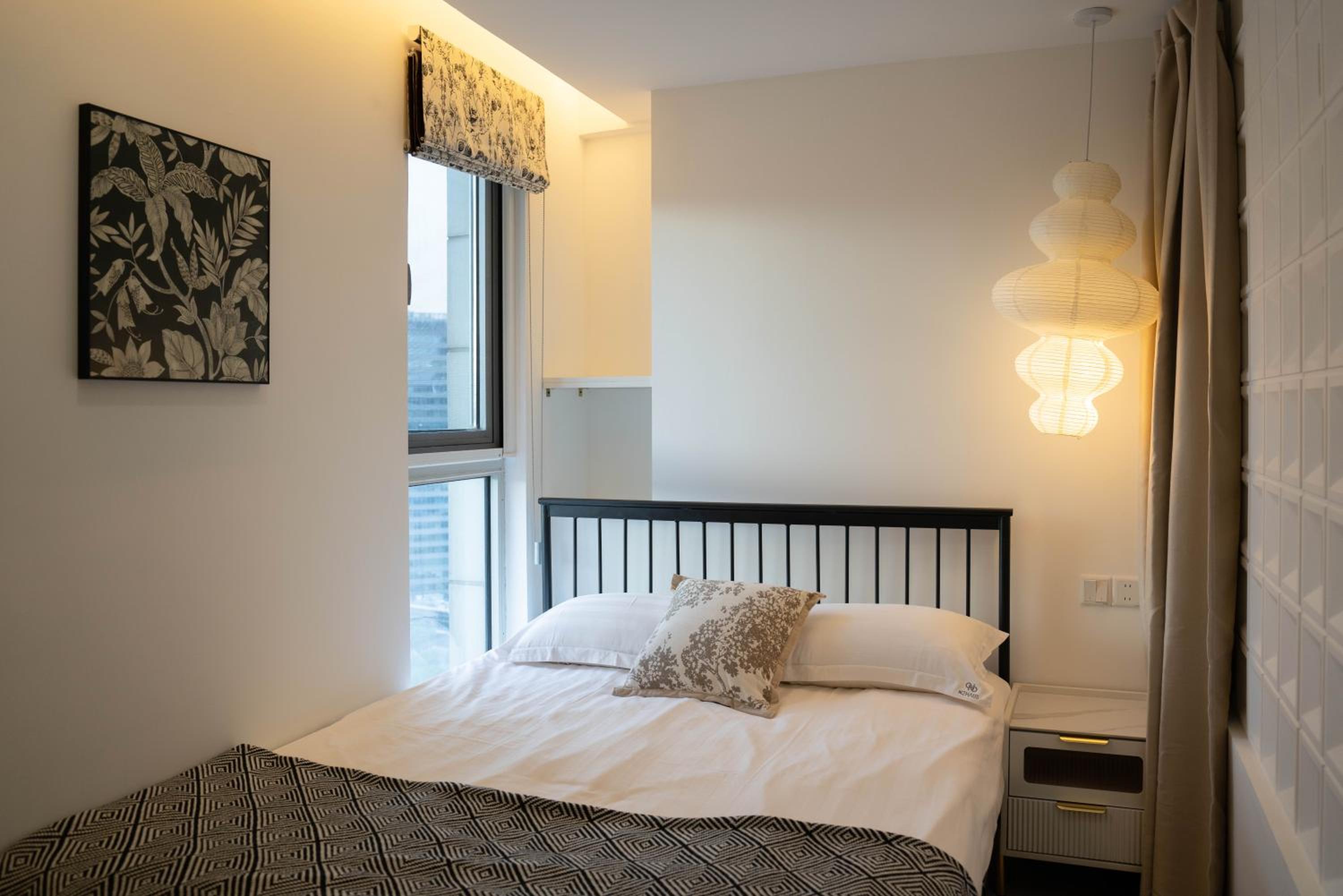 Yi Du Home with Double Views-At West Nanjing Road, Near Metro, Cards OK