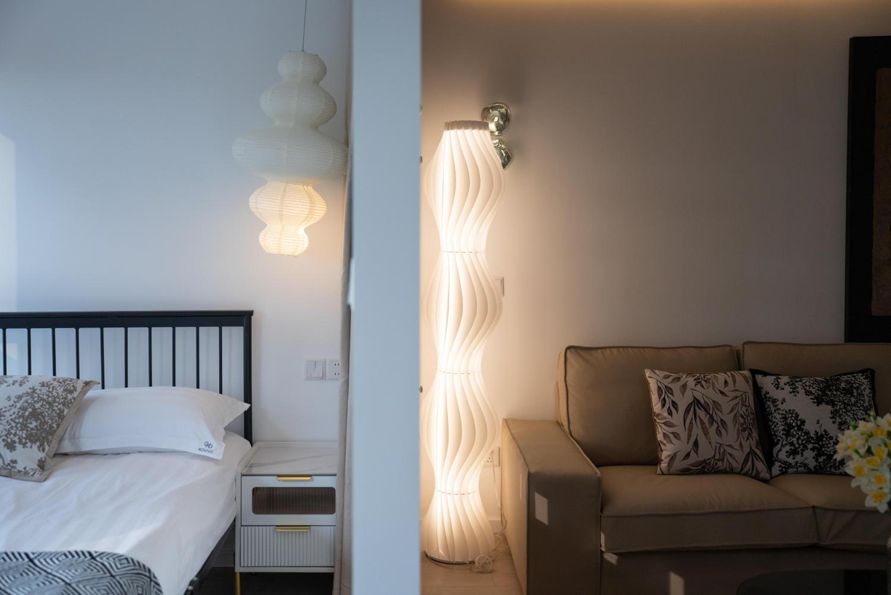 Yi Du Home with Double Views-At West Nanjing Road, Near Metro, Cards OK