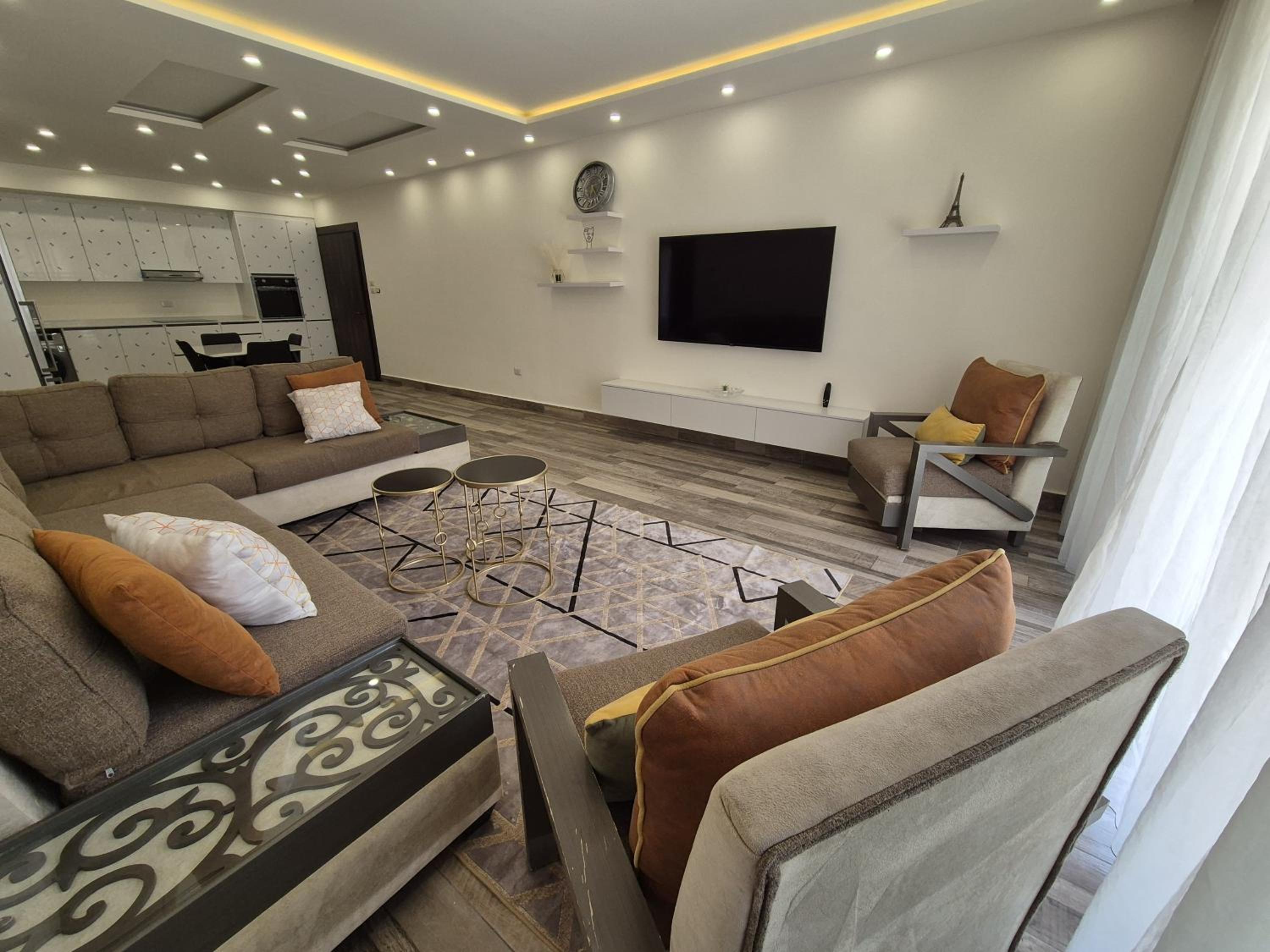 Abdoun luxury appartment with terrace & pool view 3
