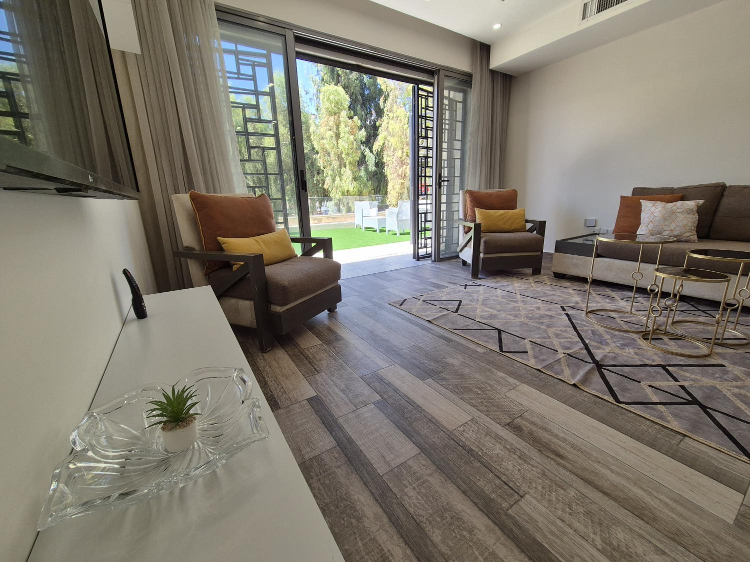 Abdoun luxury appartment with terrace & pool view 2