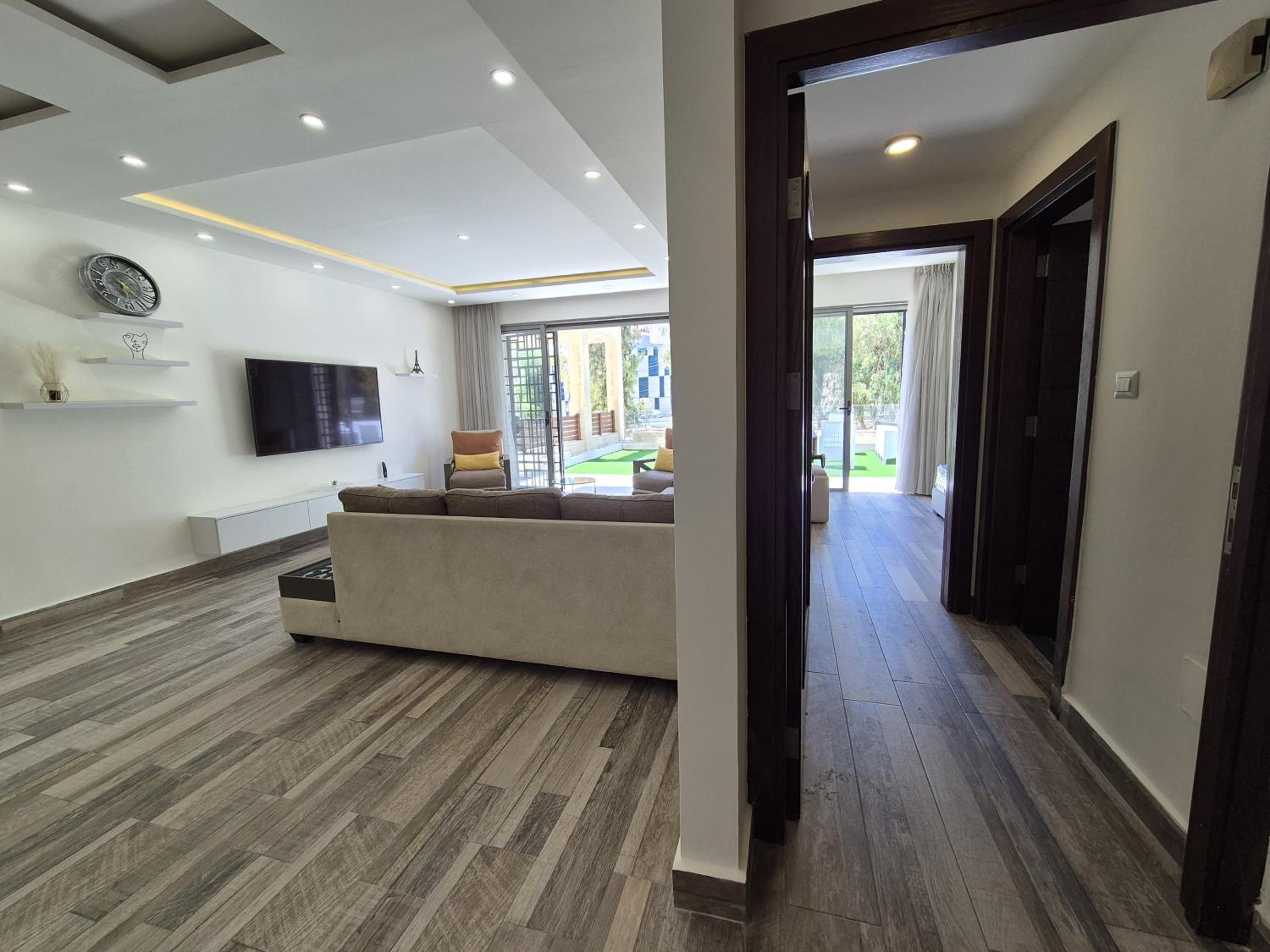 Abdoun luxury appartment with terrace & pool view 4
