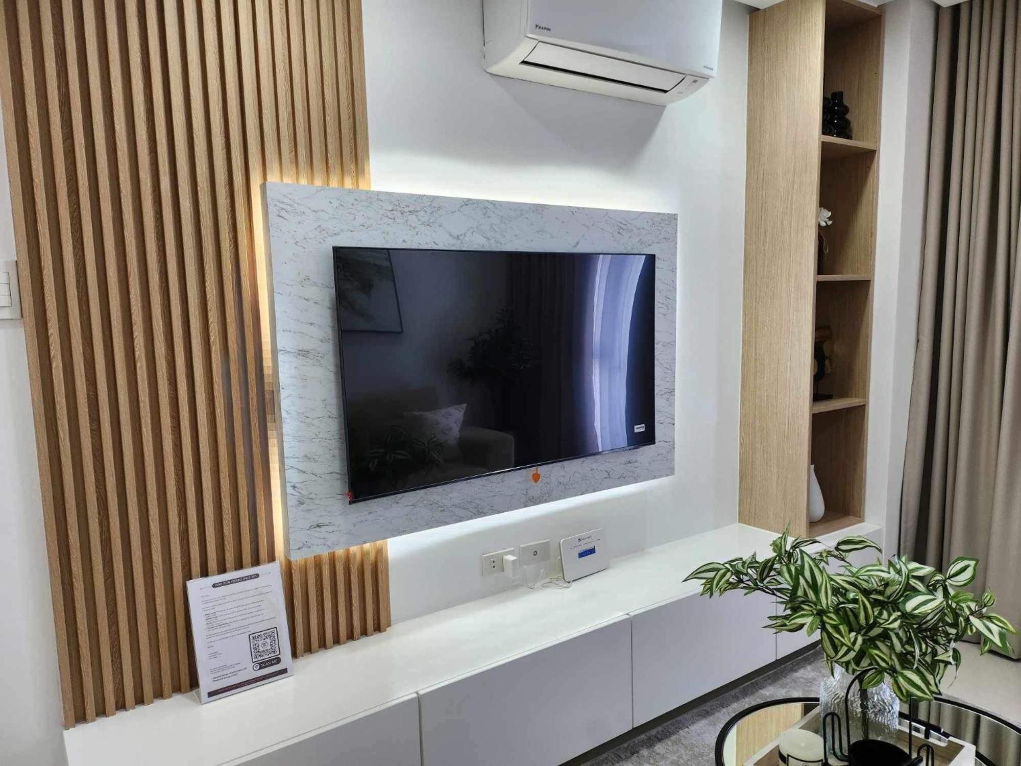 Unit 301 at One Pontefino