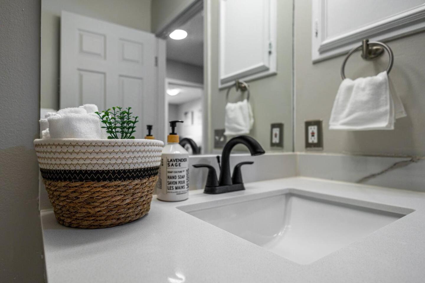 Urban Country Living, up to 10 guests