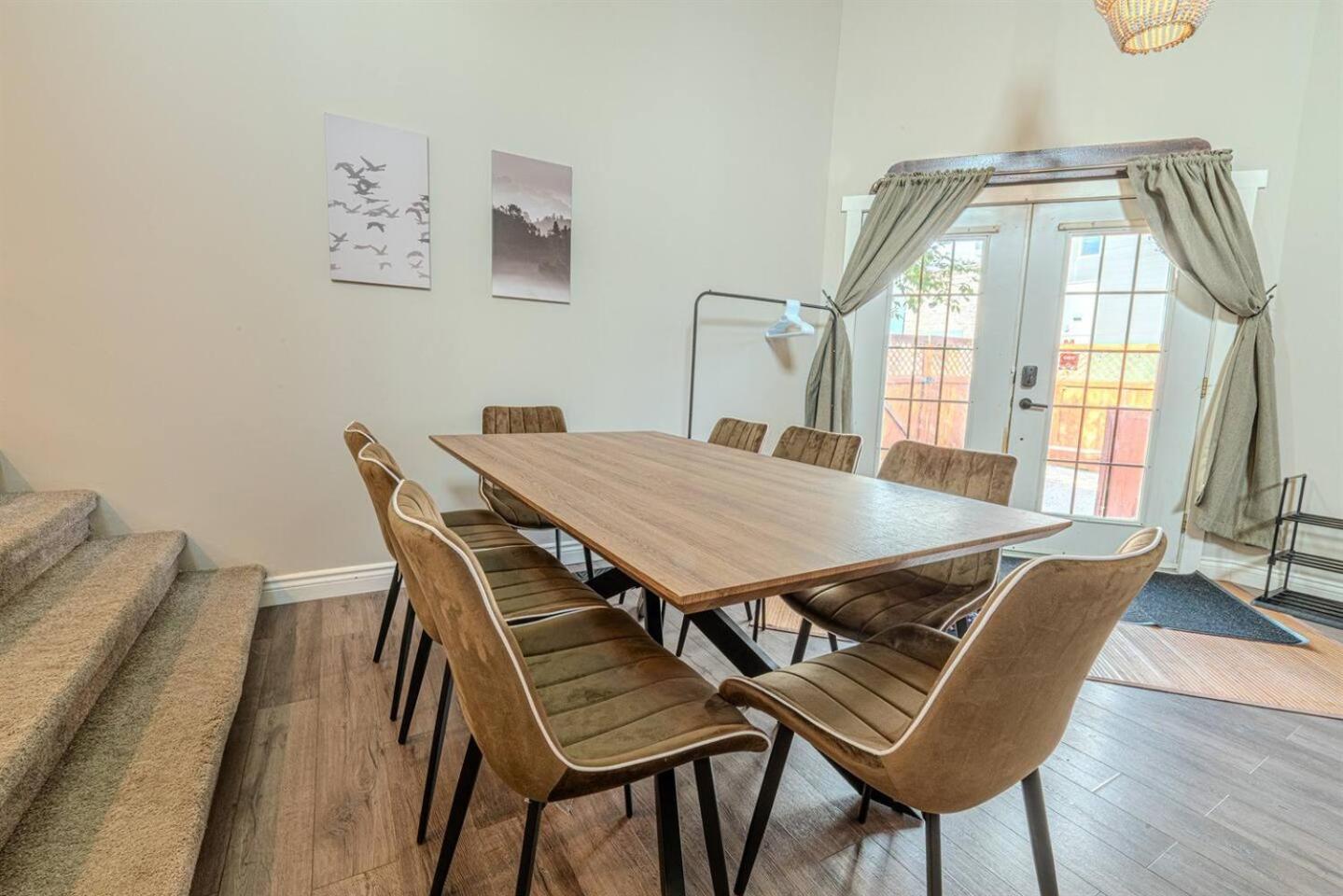On the TransCanada, AC, 3BR, 3Sofa Bed for upto 12 sleeps