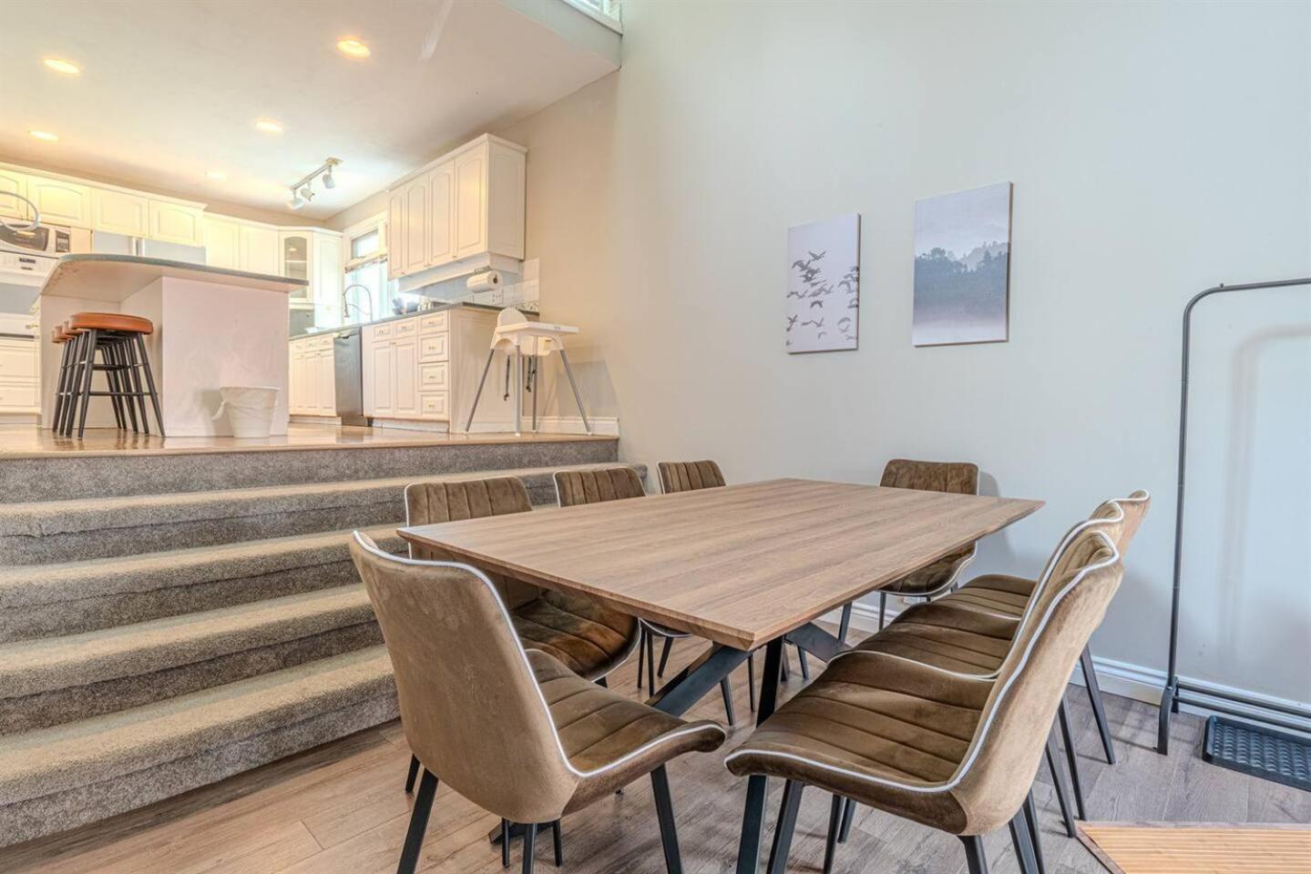 On the TransCanada, AC, 3BR, 3Sofa Bed for upto 12 sleeps