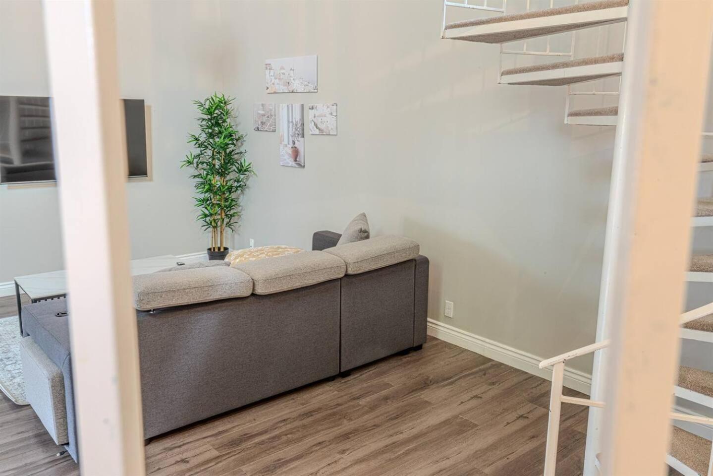 On the TransCanada, AC, 3BR, 3Sofa Bed for upto 12 sleeps
