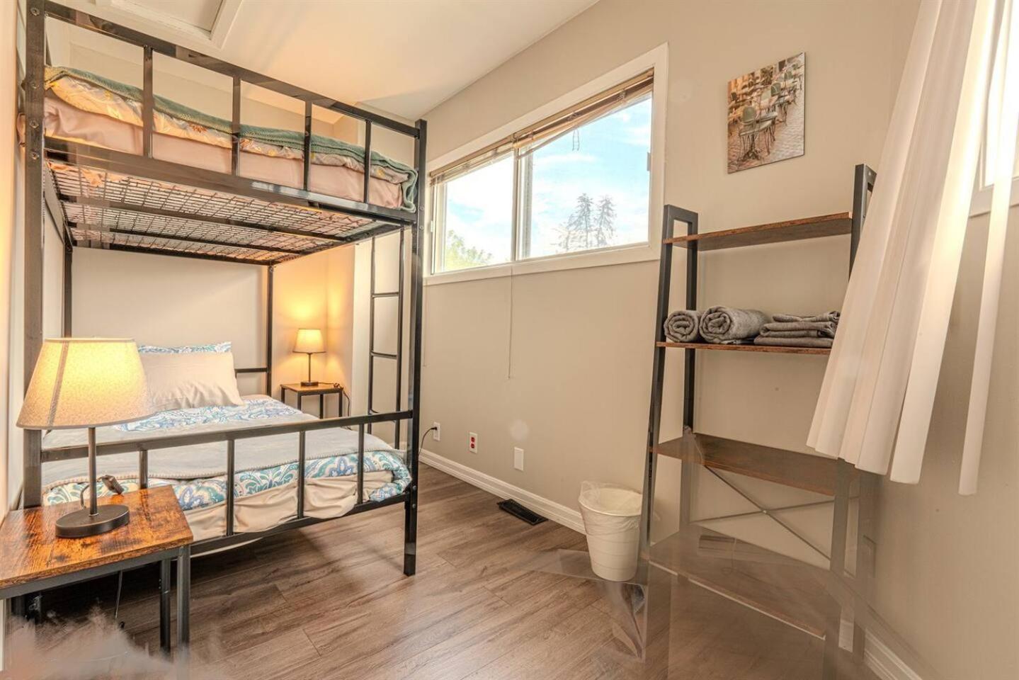 On the TransCanada, AC, 3BR, 3Sofa Bed for upto 12 sleeps