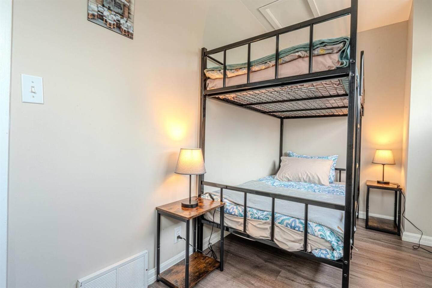 On the TransCanada, AC, 3BR, 3Sofa Bed for upto 12 sleeps