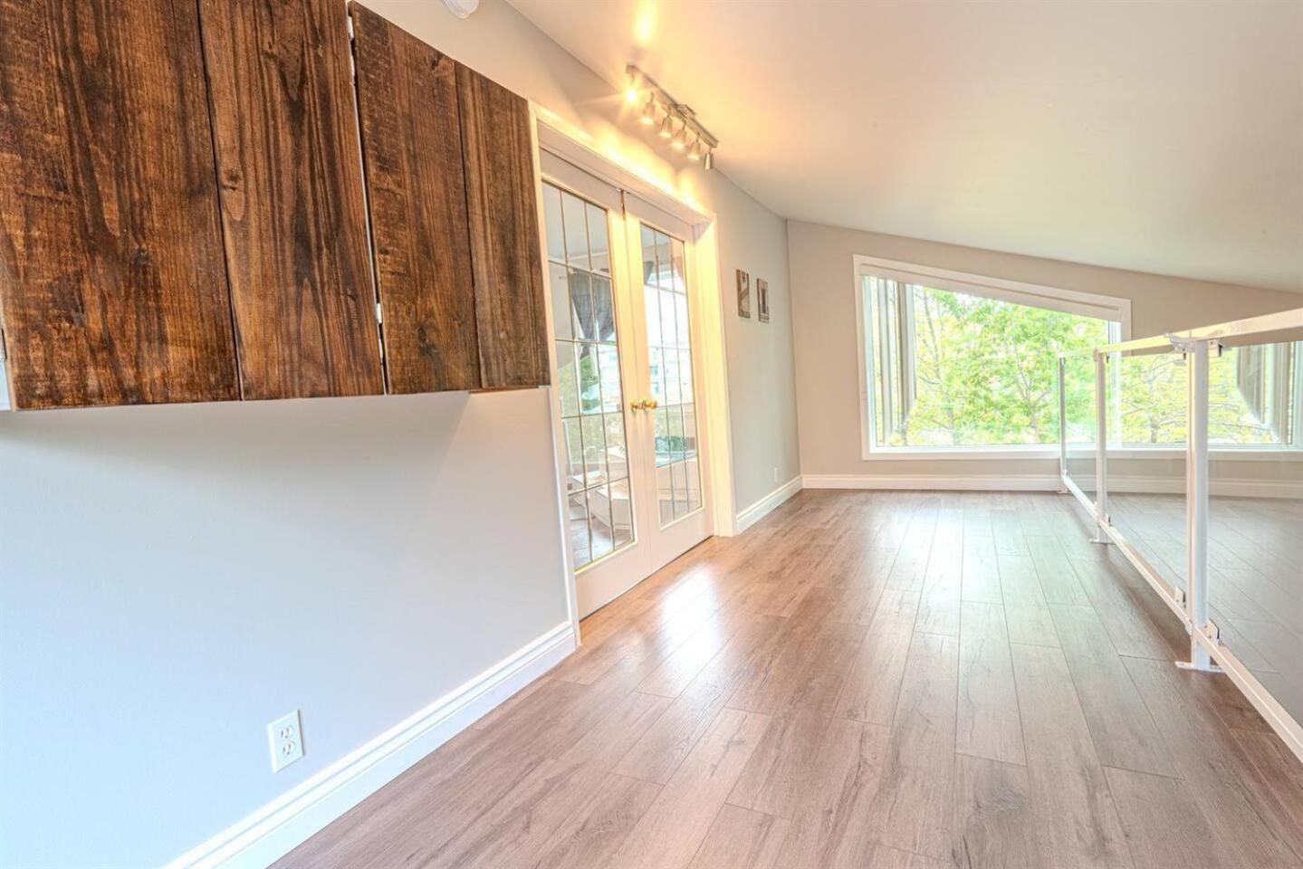 On the TransCanada, AC, 3BR, 3Sofa Bed for upto 12 sleeps