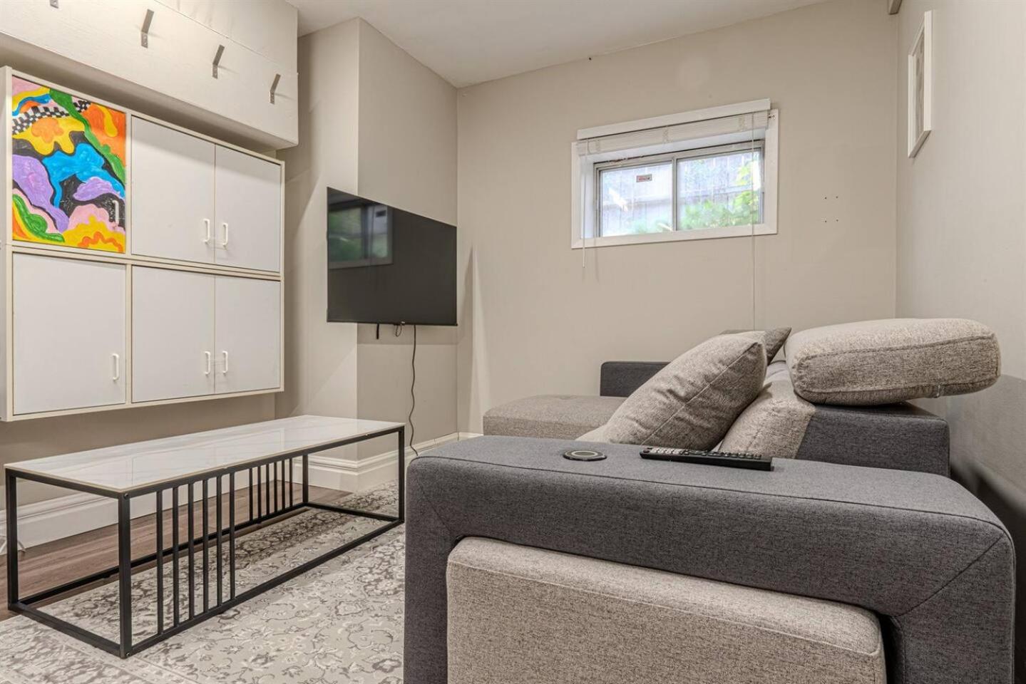 On the TransCanada, AC, 3BR, 3Sofa Bed for upto 12 sleeps