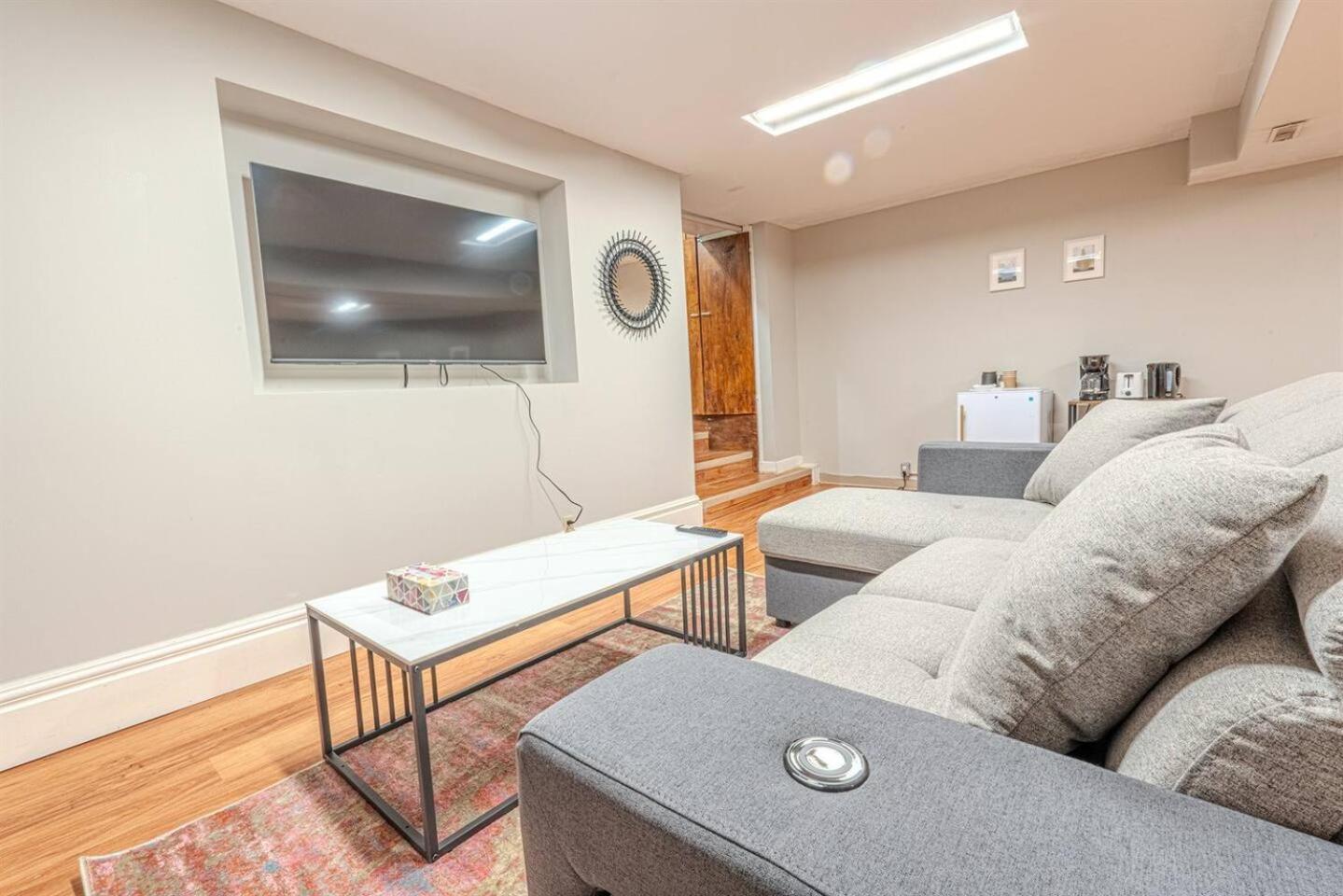 On the TransCanada, AC, 3BR, 3Sofa Bed for upto 12 sleeps