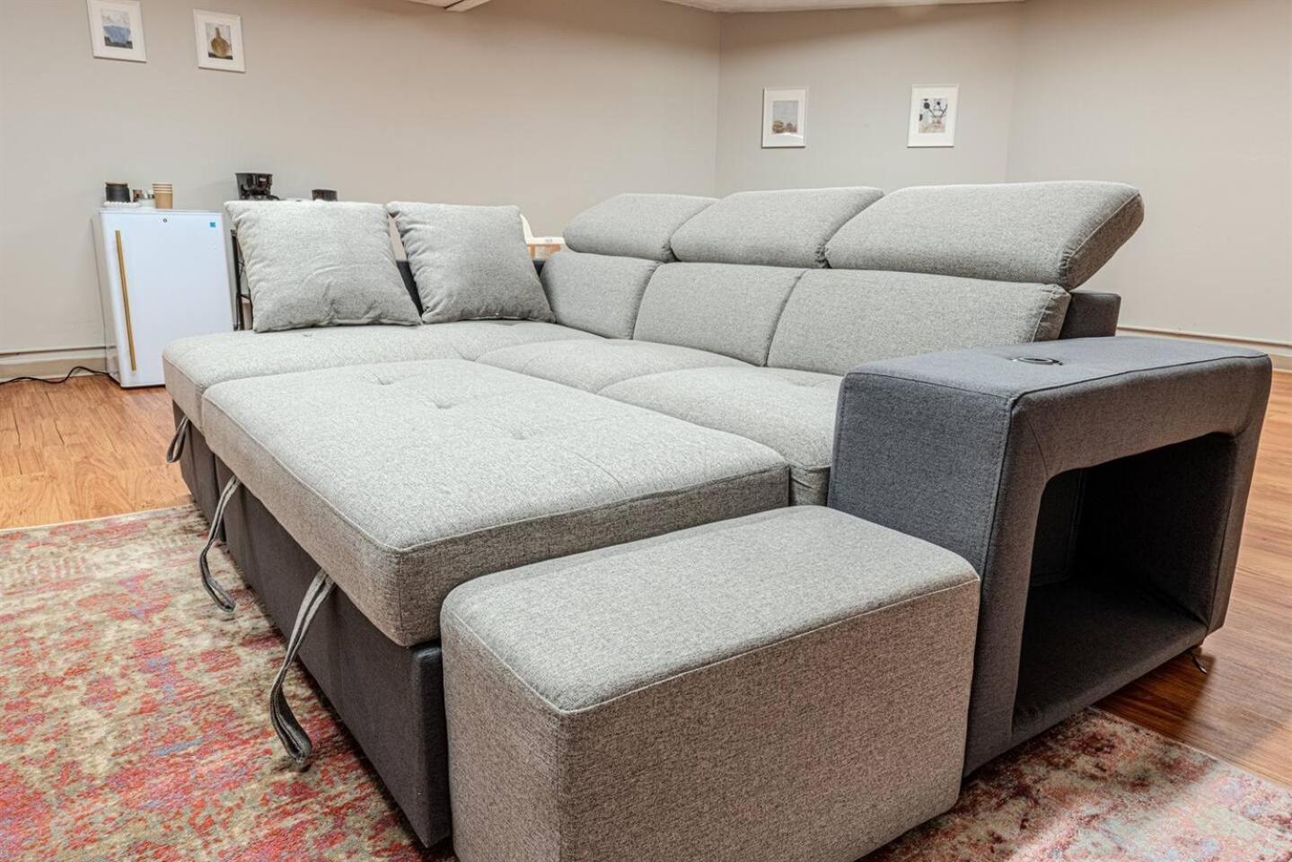 On the TransCanada, AC, 3BR, 3Sofa Bed for upto 12 sleeps