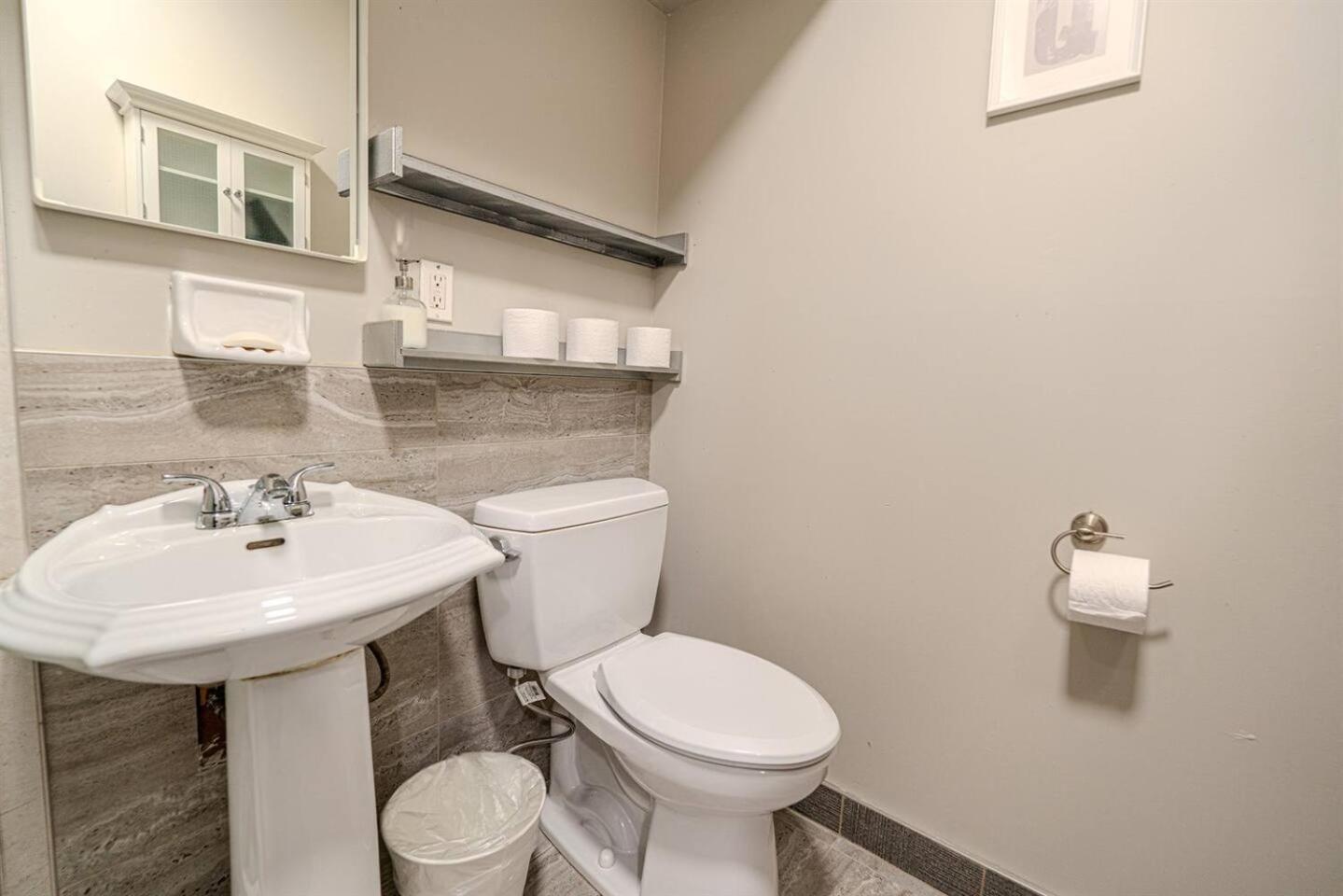 On the TransCanada, AC, 3BR, 3Sofa Bed for upto 12 sleeps