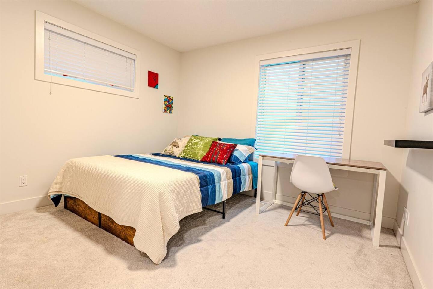 2Bedroom 2.5Bathroom Home near YYC