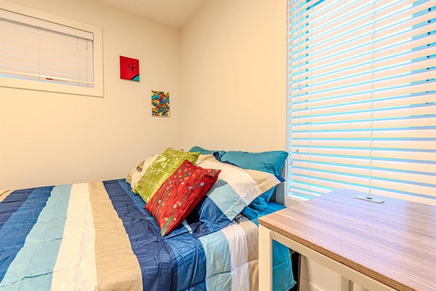 2Bedroom 2.5Bathroom Home near YYC