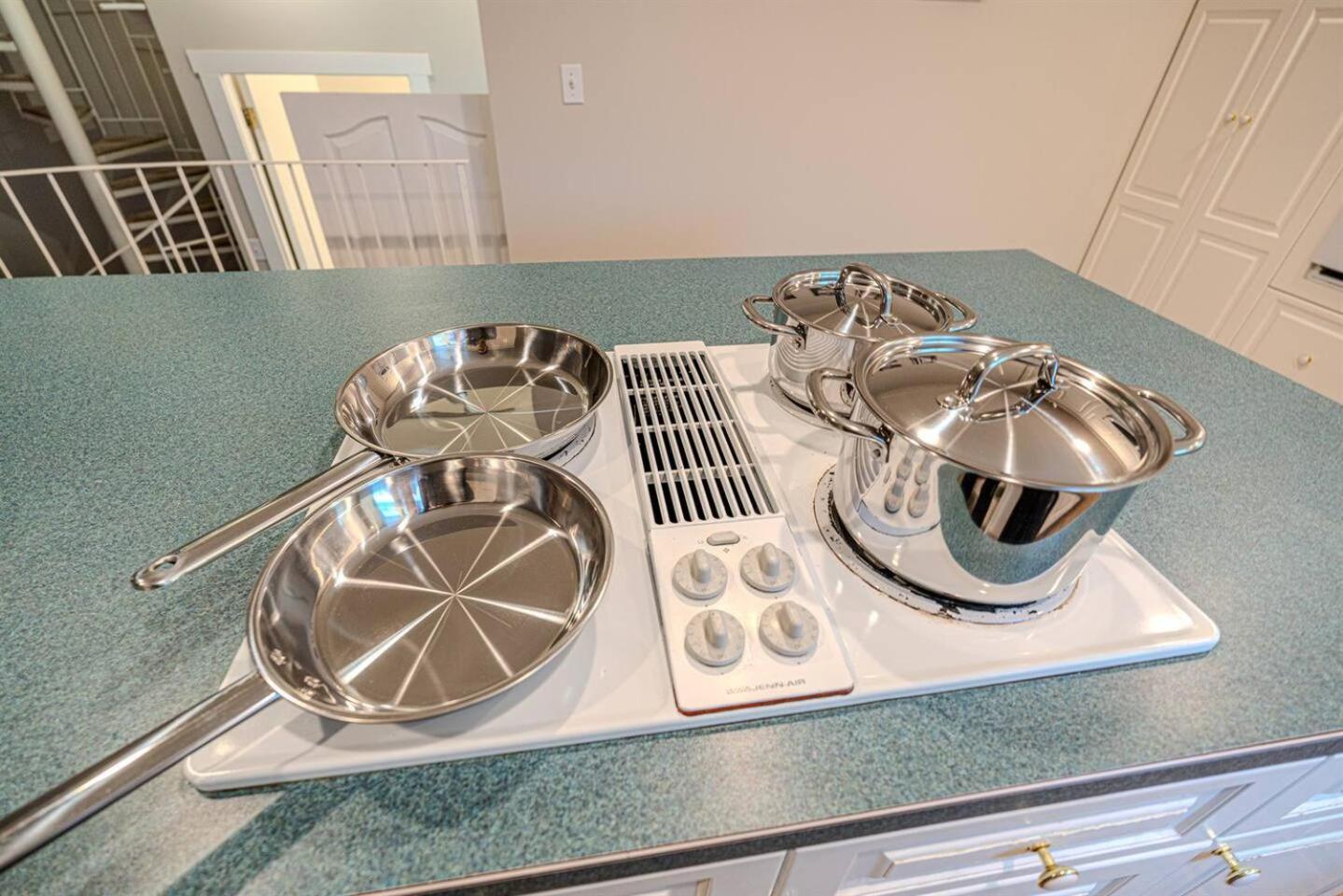 On the TransCanada, AC, 3BR, 3Sofa Bed for upto 12 sleeps