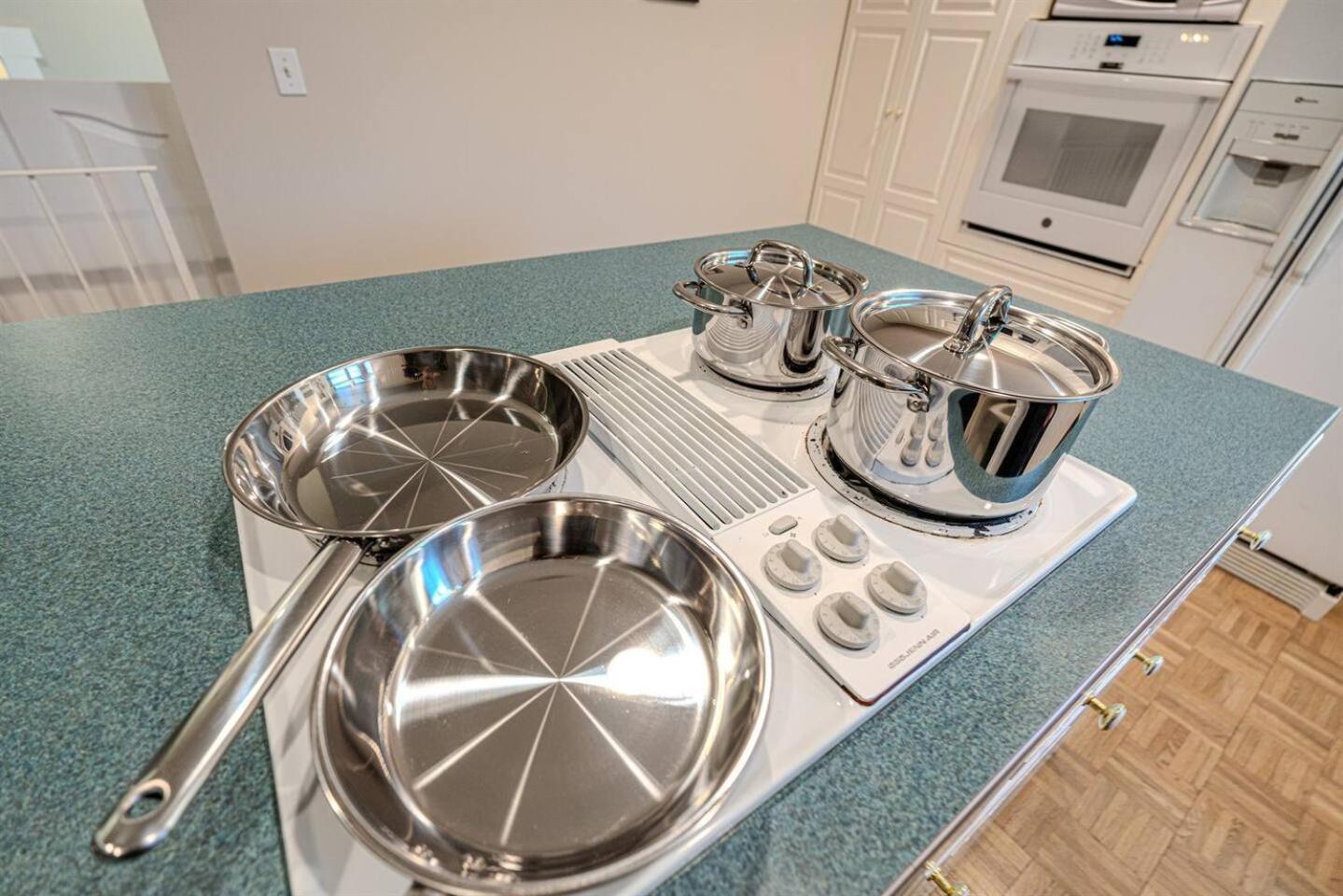 On the TransCanada, AC, 3BR, 3Sofa Bed for upto 12 sleeps