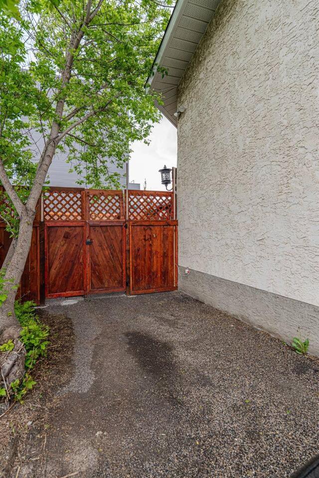 On the TransCanada, AC, 3BR, 3Sofa Bed for upto 12 sleeps