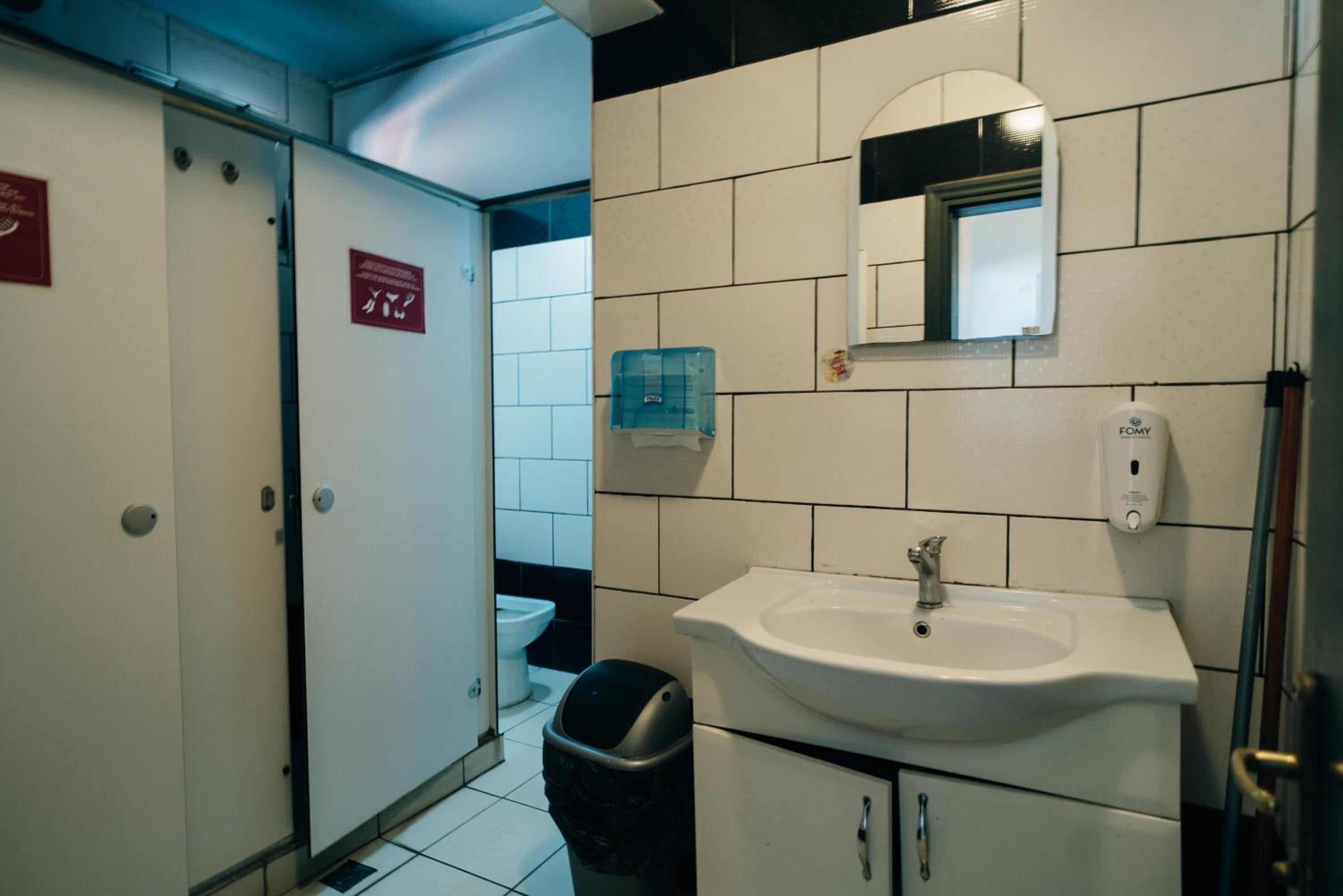 Hush Hostel Lounge