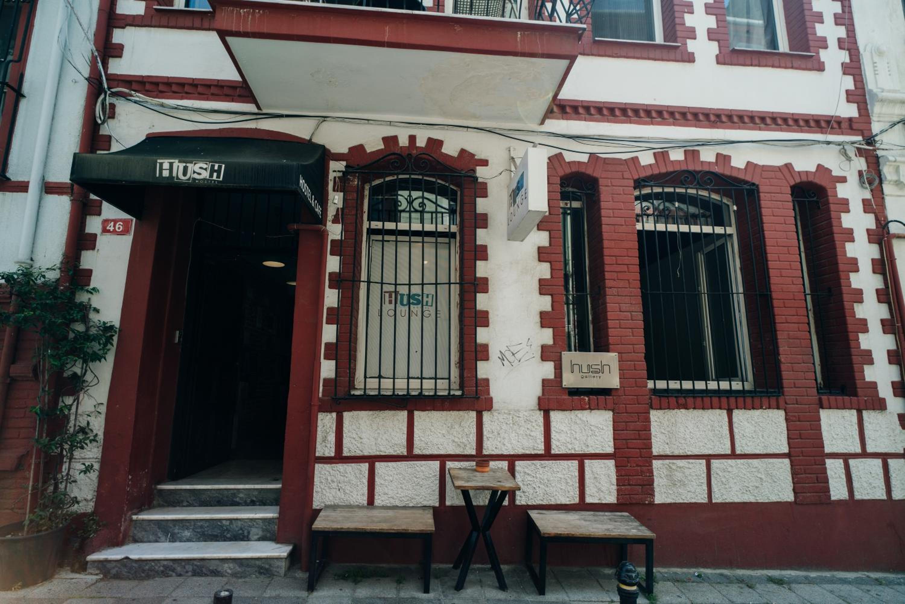 Hush Hostel Lounge
