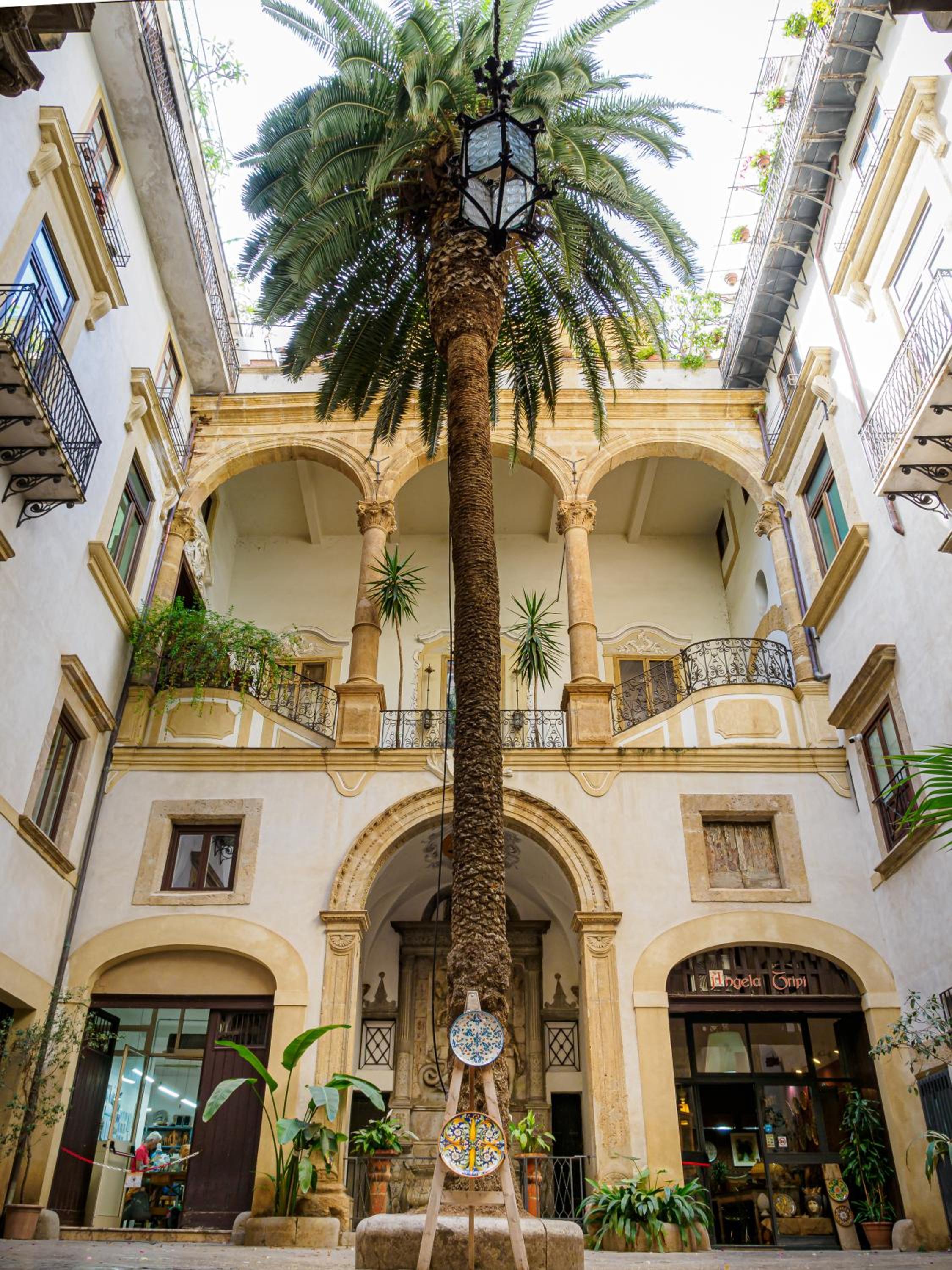 Palazzo Santa Ninfa - Luxury Mansion view 3