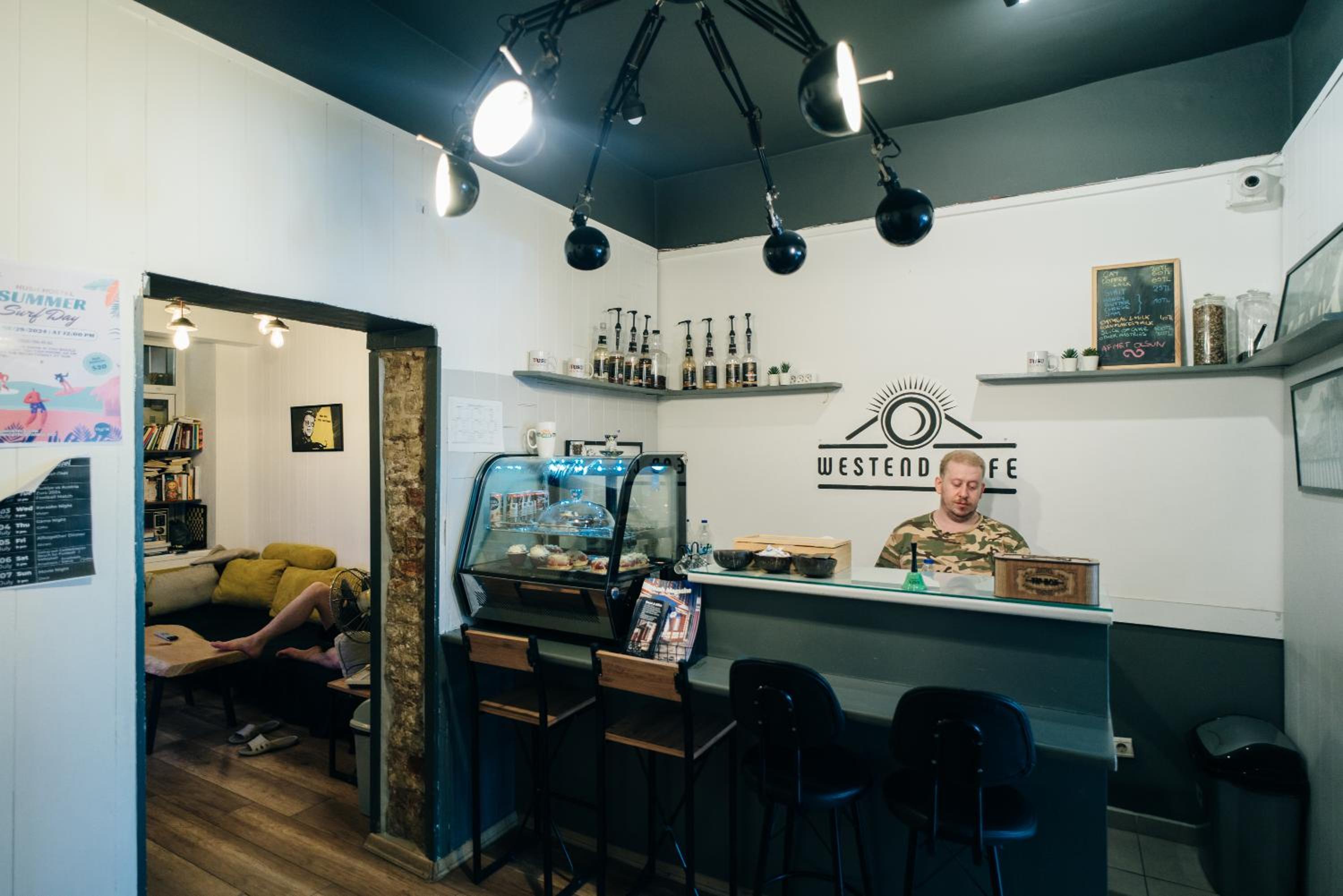 Hush Hostel Lounge